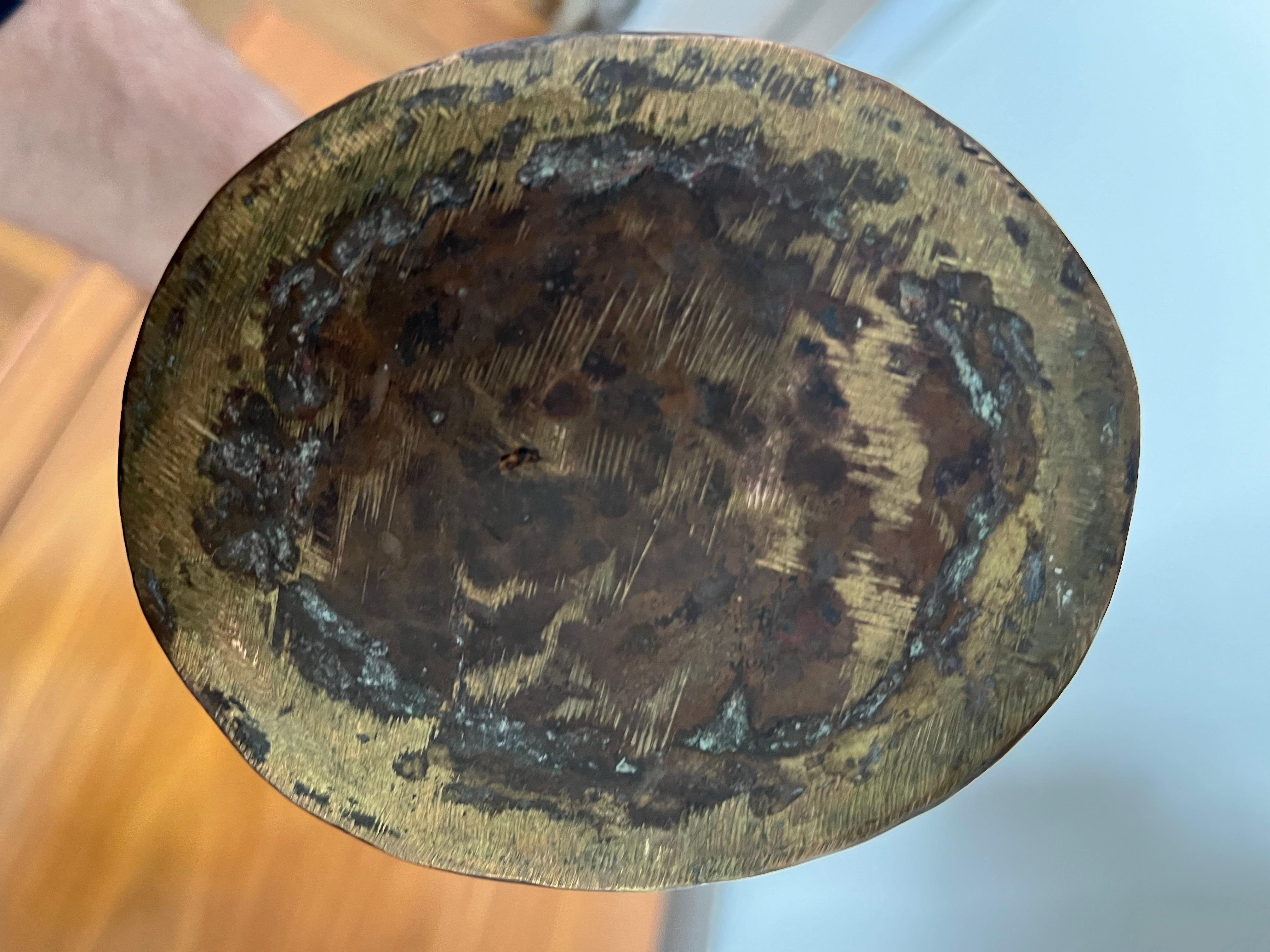 Vase à eau ou à huile suspendu en cuivre antique en vente 2