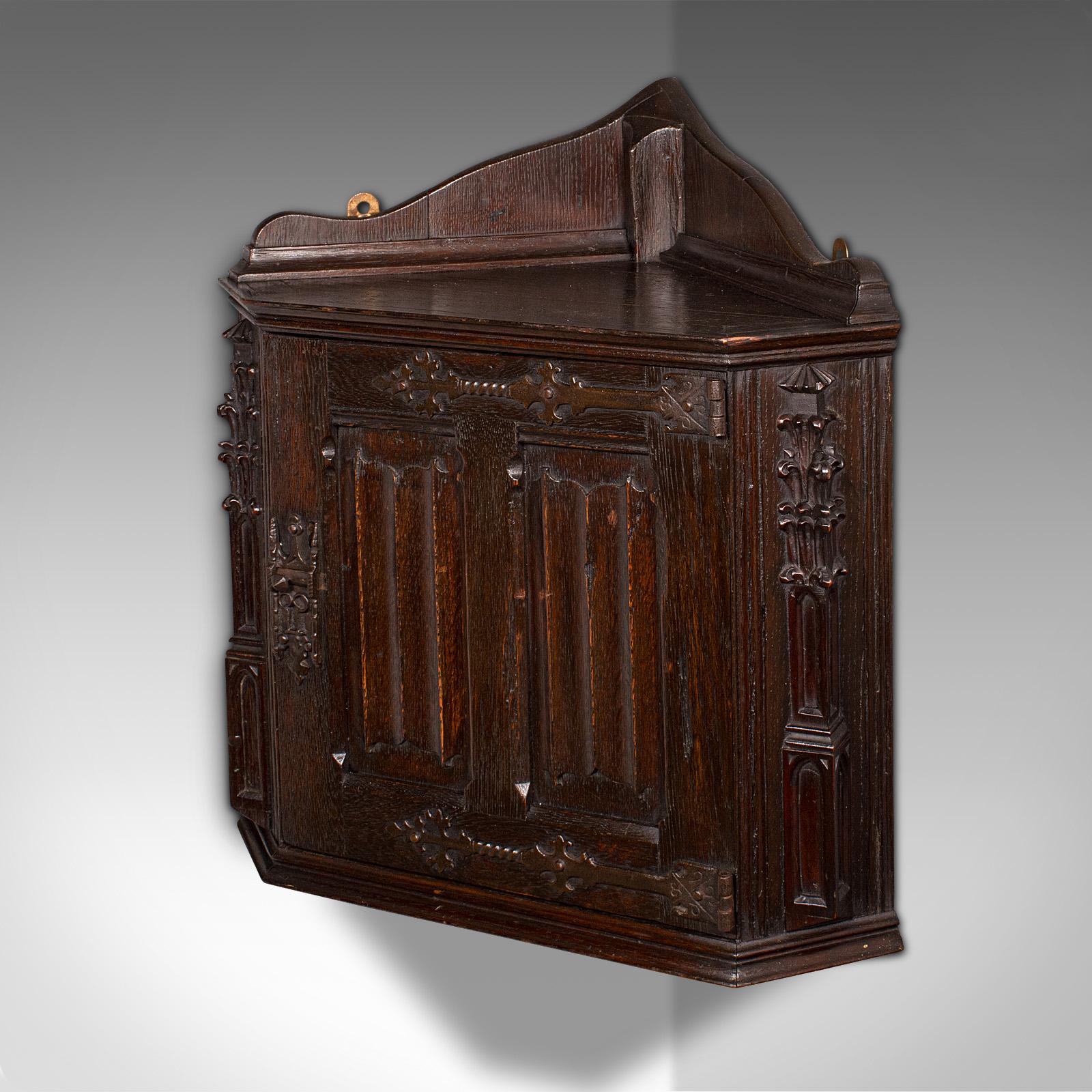 Armario esquinero colgante antiguo, armario expositor de roble inglés, cocina, victoriano Británico en venta