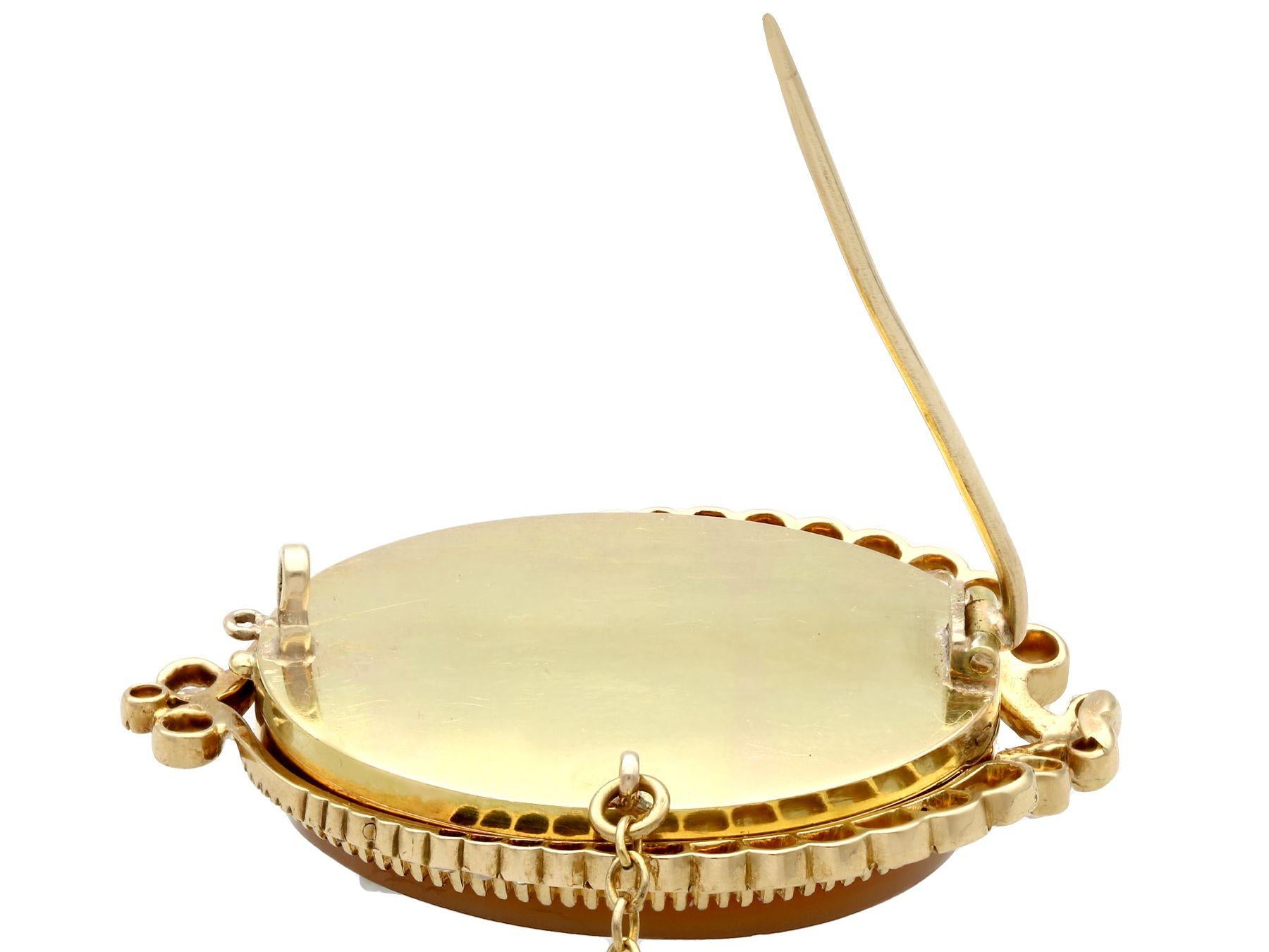 Femenino o masculino Antiguo Broche Camafeo de Oro Amarillo con Piedra Dura y Diamantes en venta