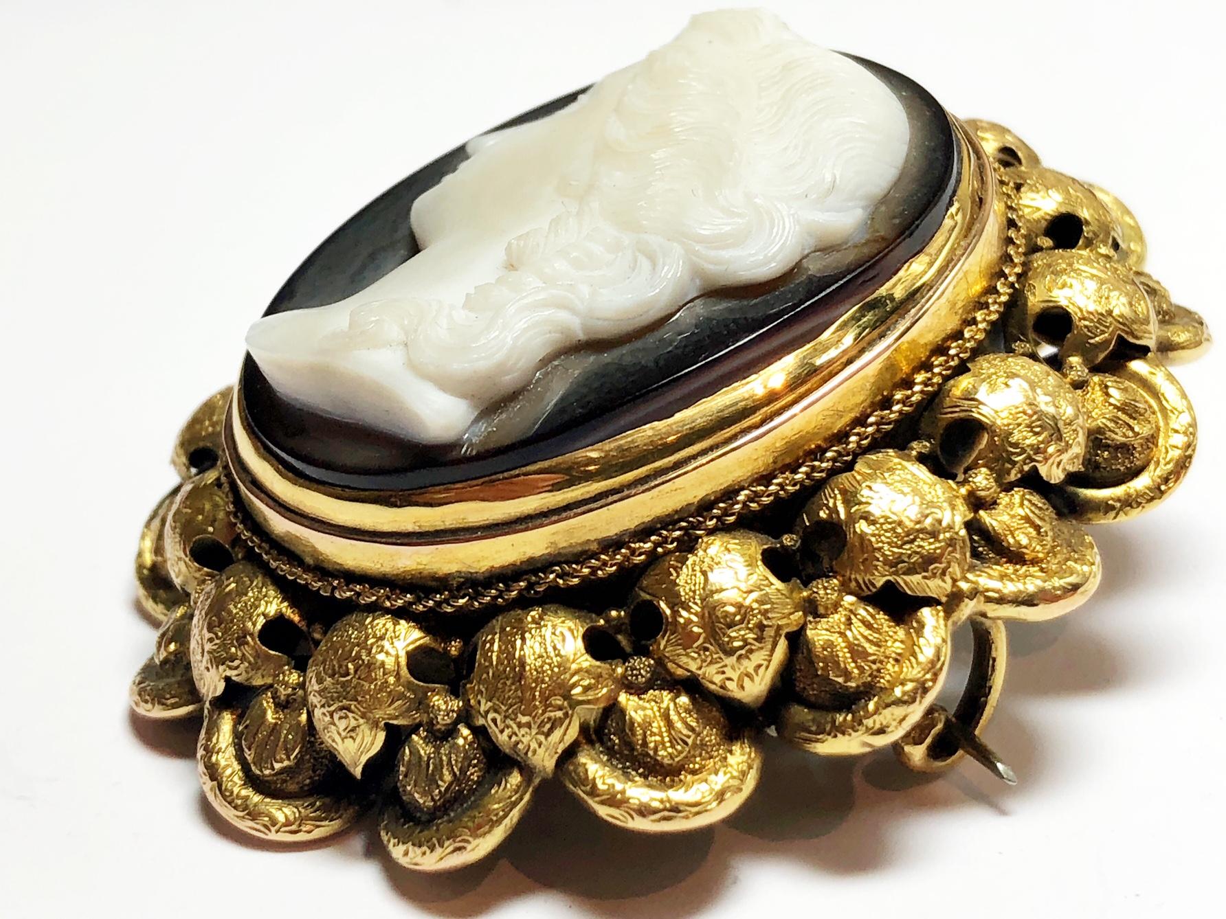 Victorian Antique Hardstone Sardonyx Cameo and Gold Brooch, Circa 1875 For Sale
