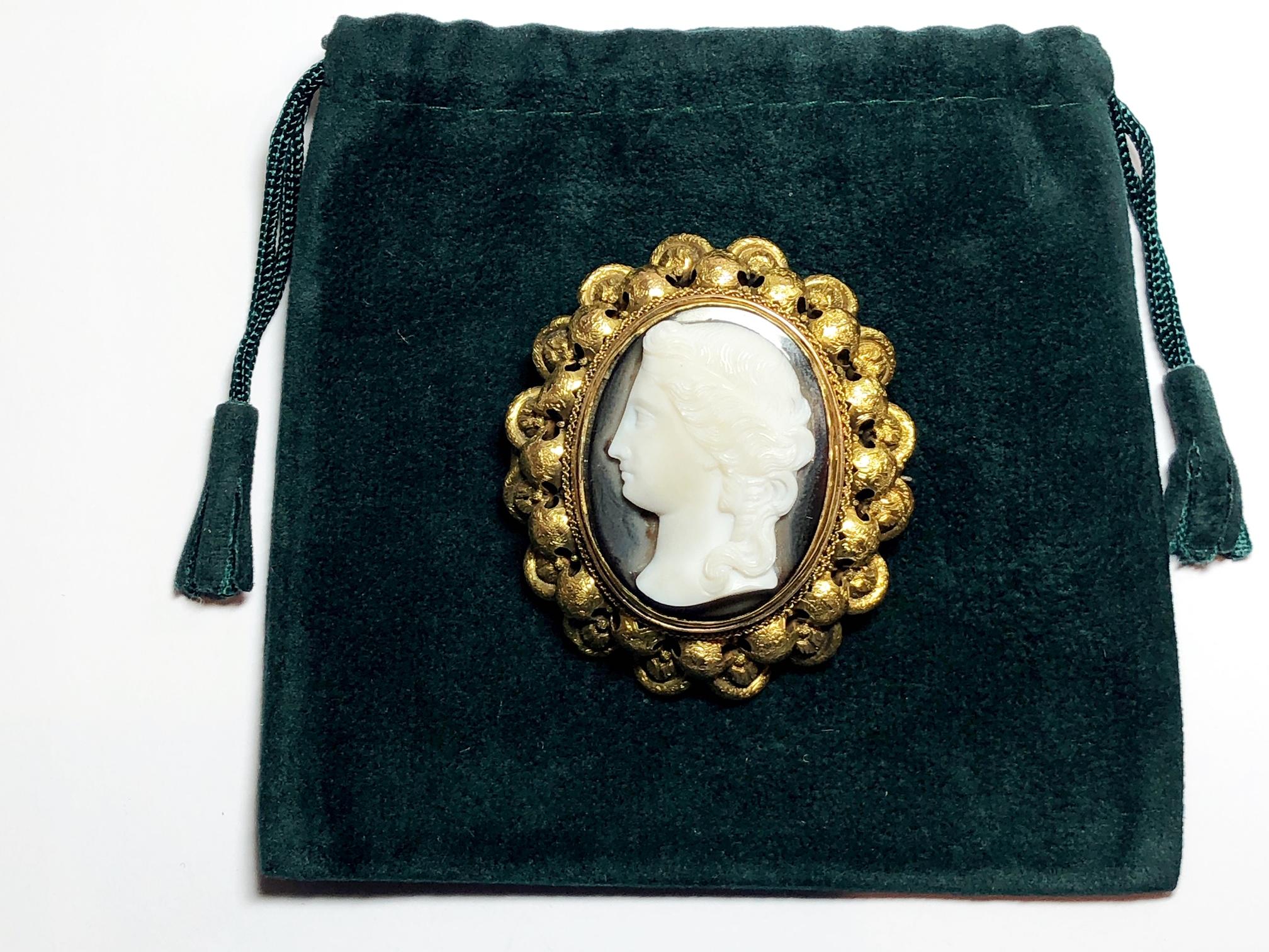 Women's Antique Hardstone Cameo and Gold Brooch, circa 1875 For Sale