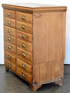 Antike Hardware oder Apothekerschrank mit Messing-Center Cup Pull