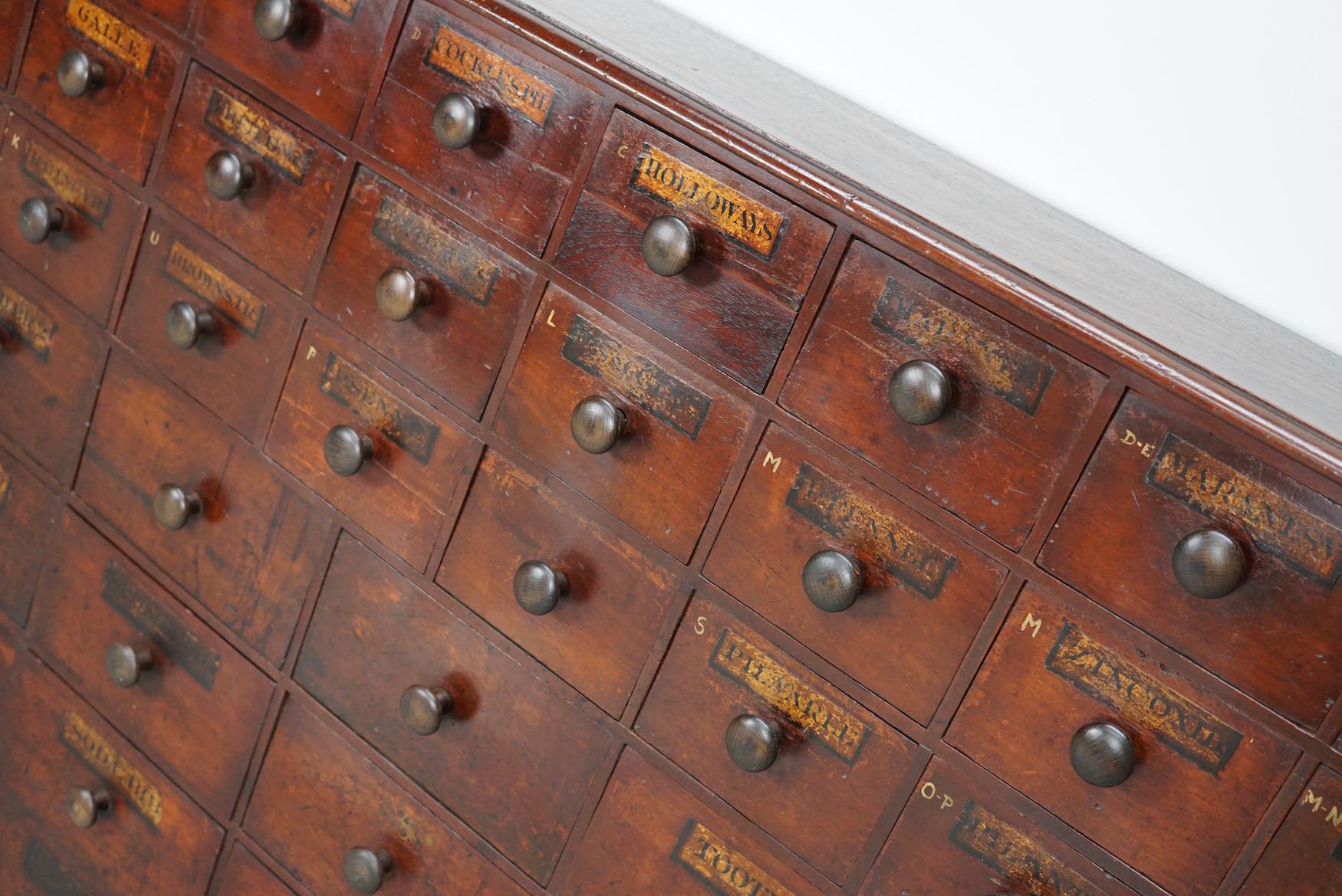 Antique Hardwood Apothecary Cabinet / Bank of Drawers, England, 19th Century In Good Condition For Sale In Nijmegen, NL