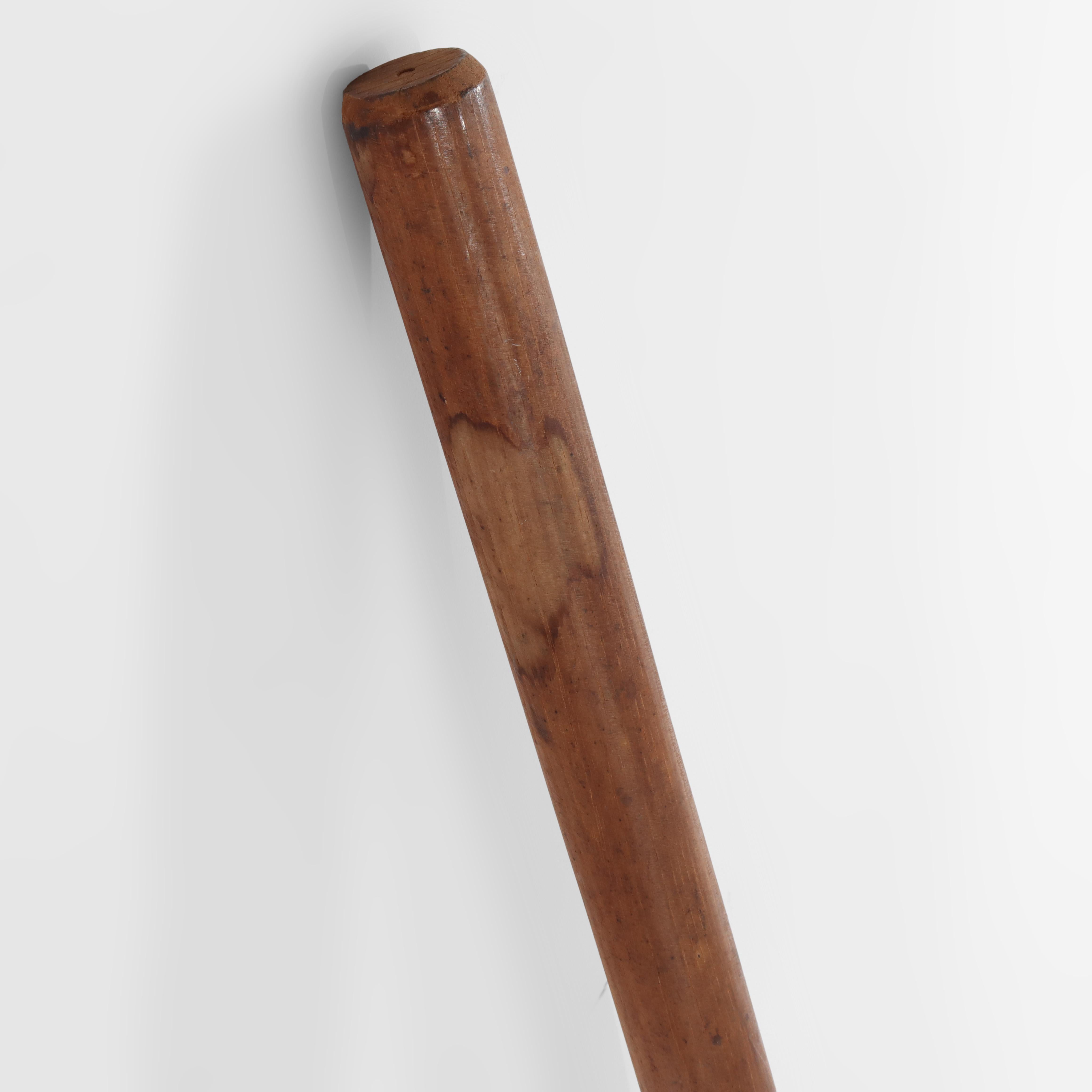 81485-LT Ancienne batte de baseball ou de stickball en bois dur estampillée NYGS-AA C1900 (32