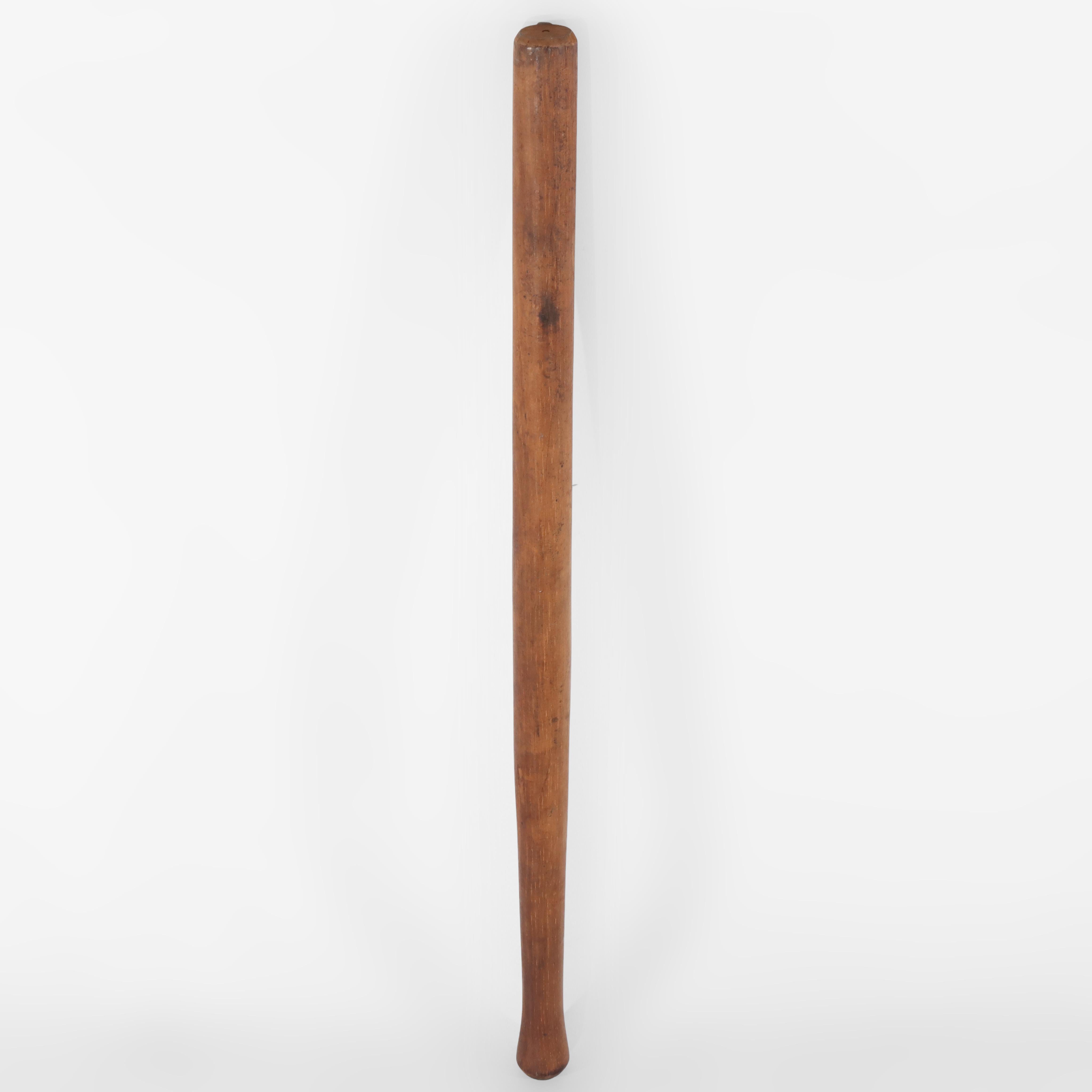 Ancienne batte de baseball en bois dur estampillée NYGS-AA C1900 en vente 1