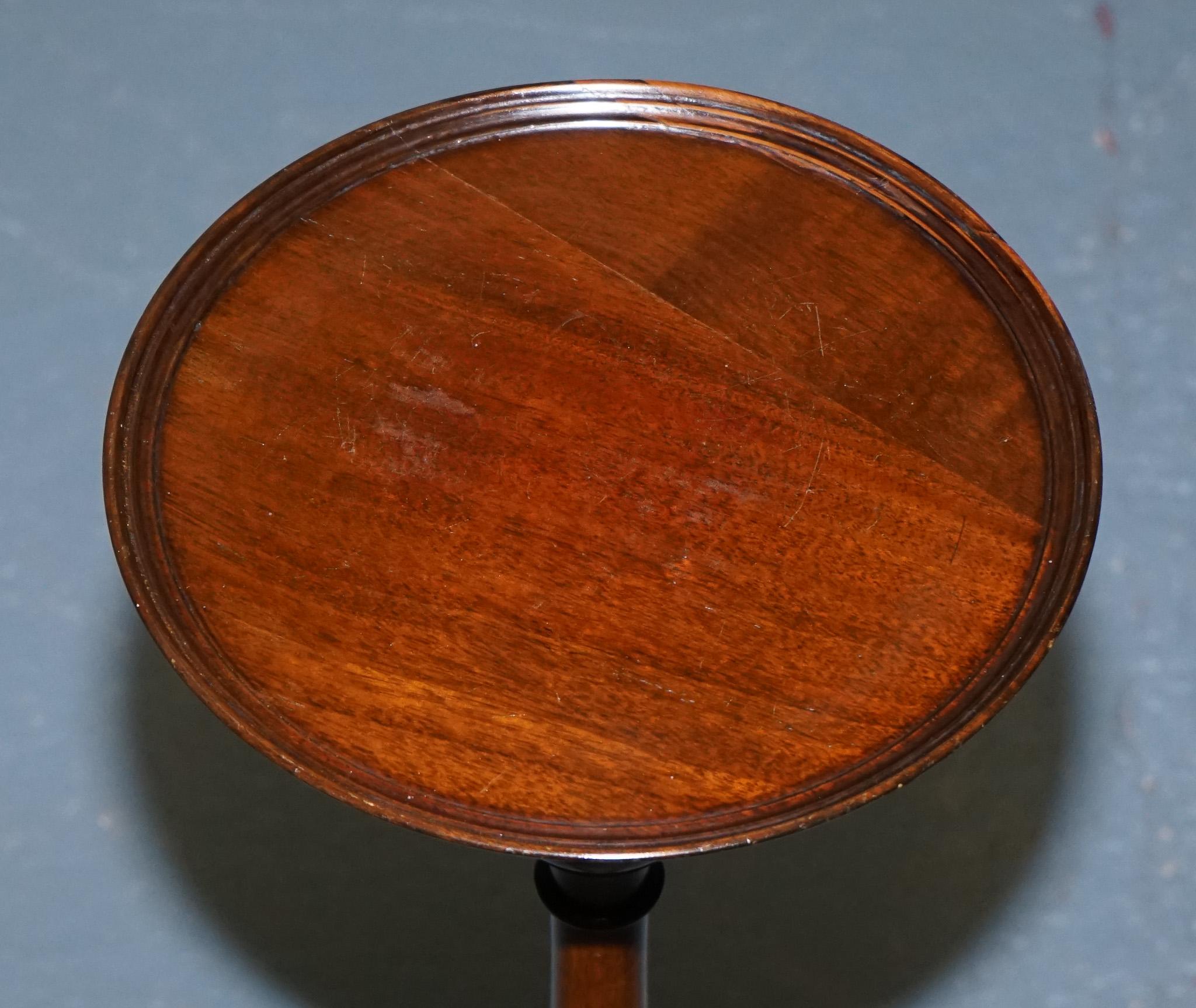 British ANTIQUE HARDWOOD TRiPOD PEDESTAL PLANT TABLE STAND HAND TURNED COLUMN For Sale