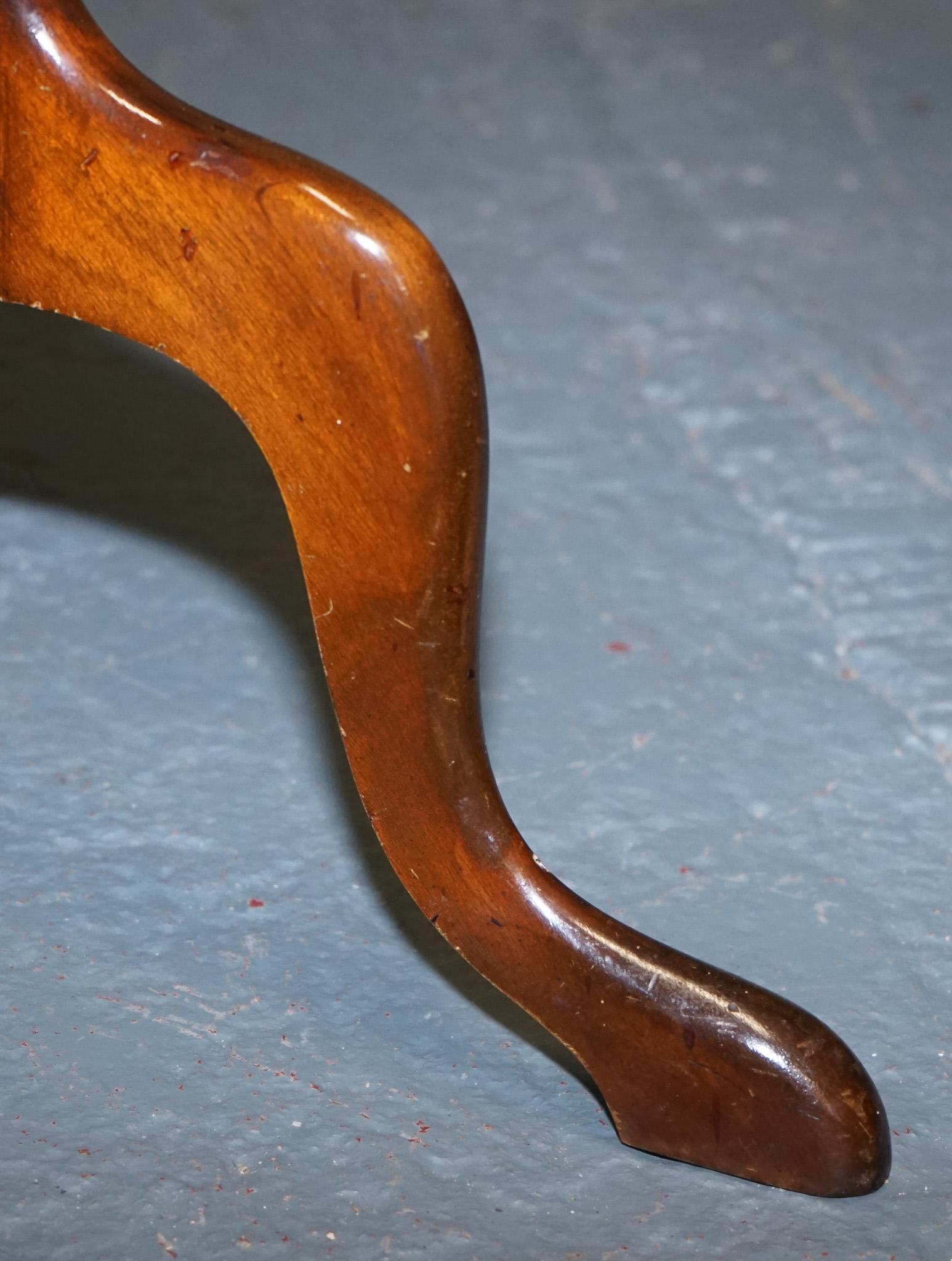 Hand-Crafted ANTIQUE HARDWOOD TRiPOD PEDESTAL PLANT TABLE STAND HAND TURNED COLUMN For Sale