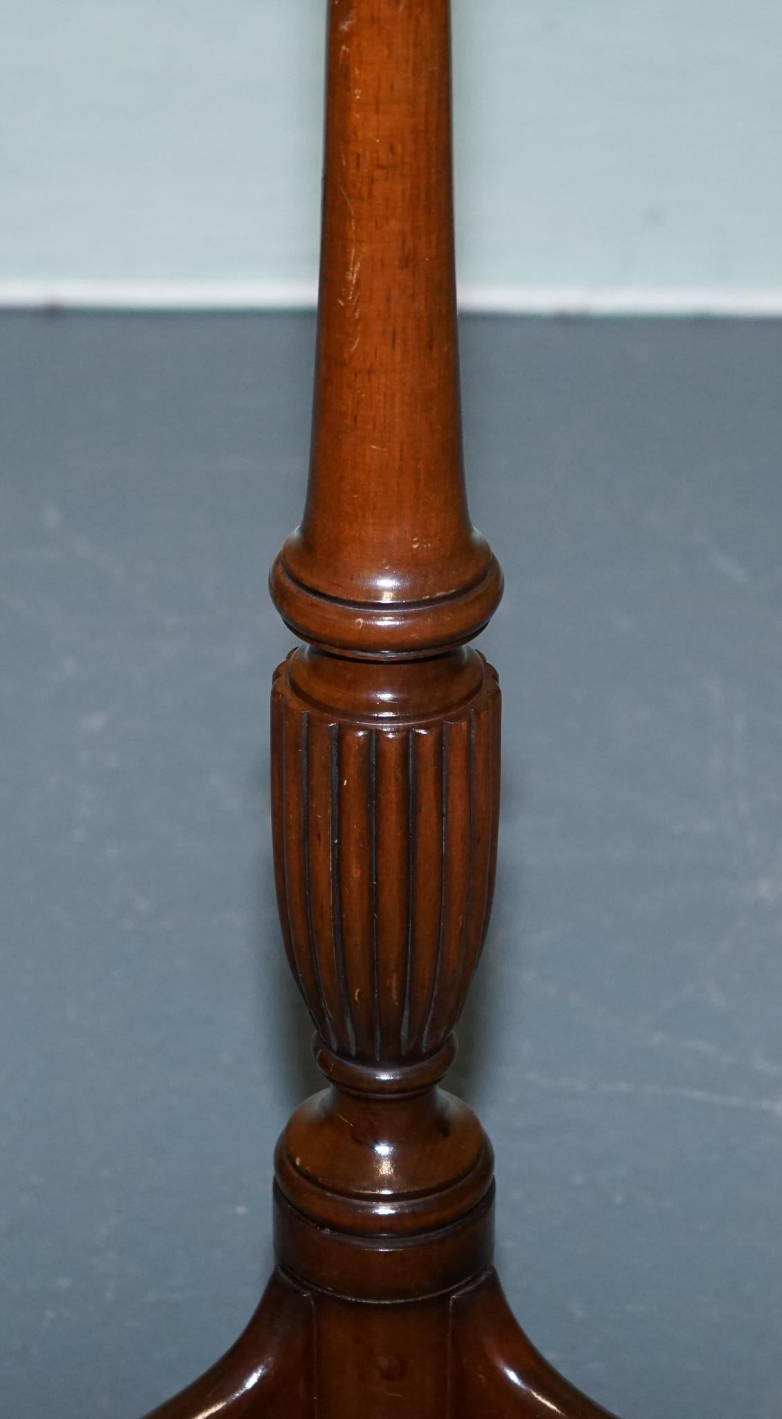 20th Century ANTIQUE HARDWOOD TRiPOD PEDESTAL PLANT TABLE STAND HAND TURNED COLUMN For Sale