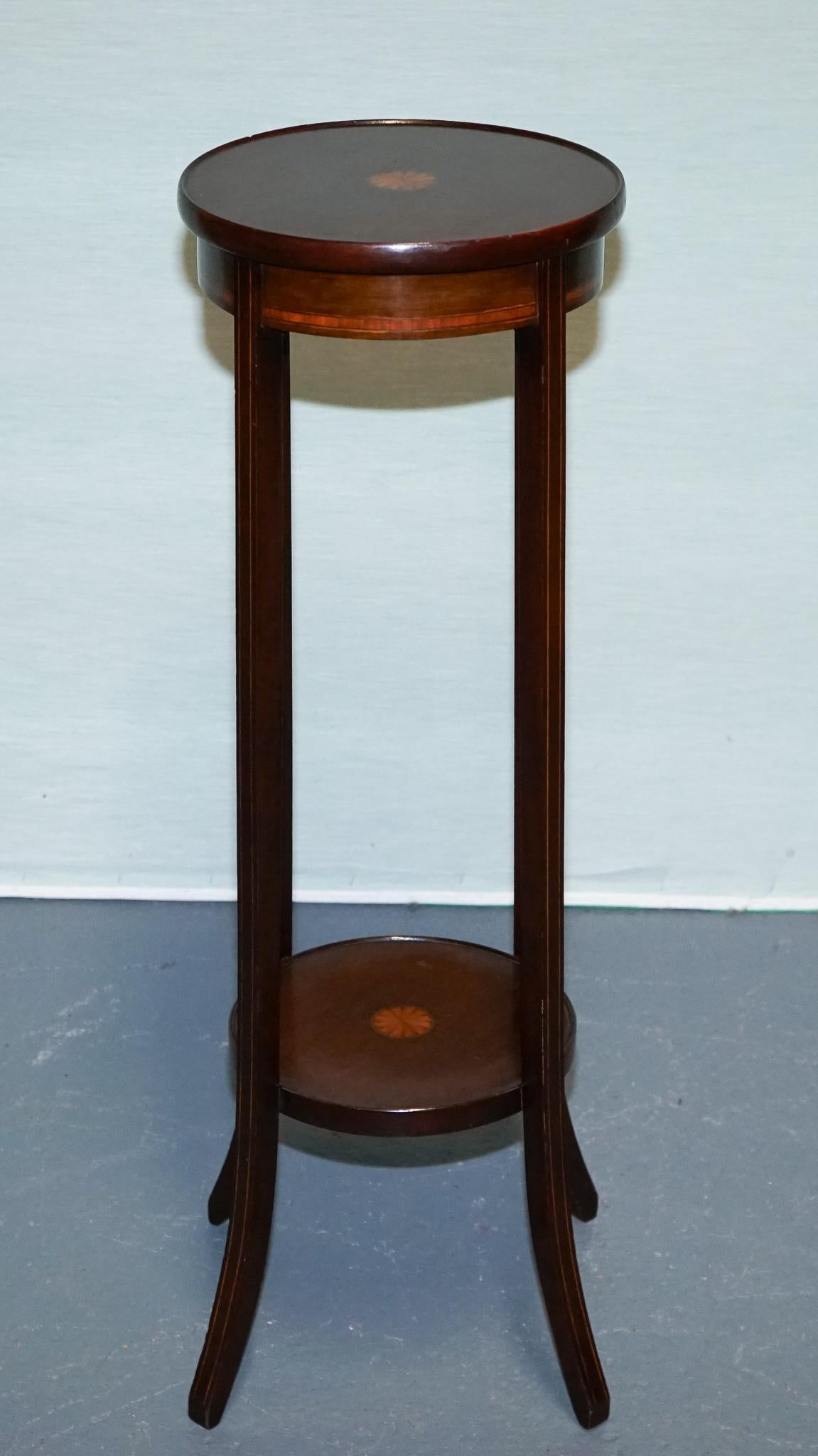 ANTIQUE HARDWOOD TWO TIER PLANT STAND WITH STARBURST MARQUETRY iNLAY en vente 1