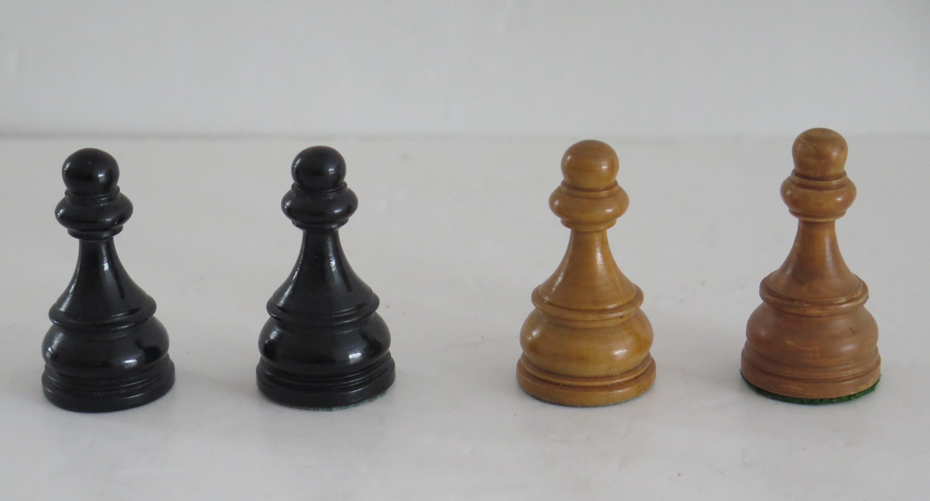Antique Hardwood Weighted Chess Set in Chess Board Box Kings, Ca 1900 7