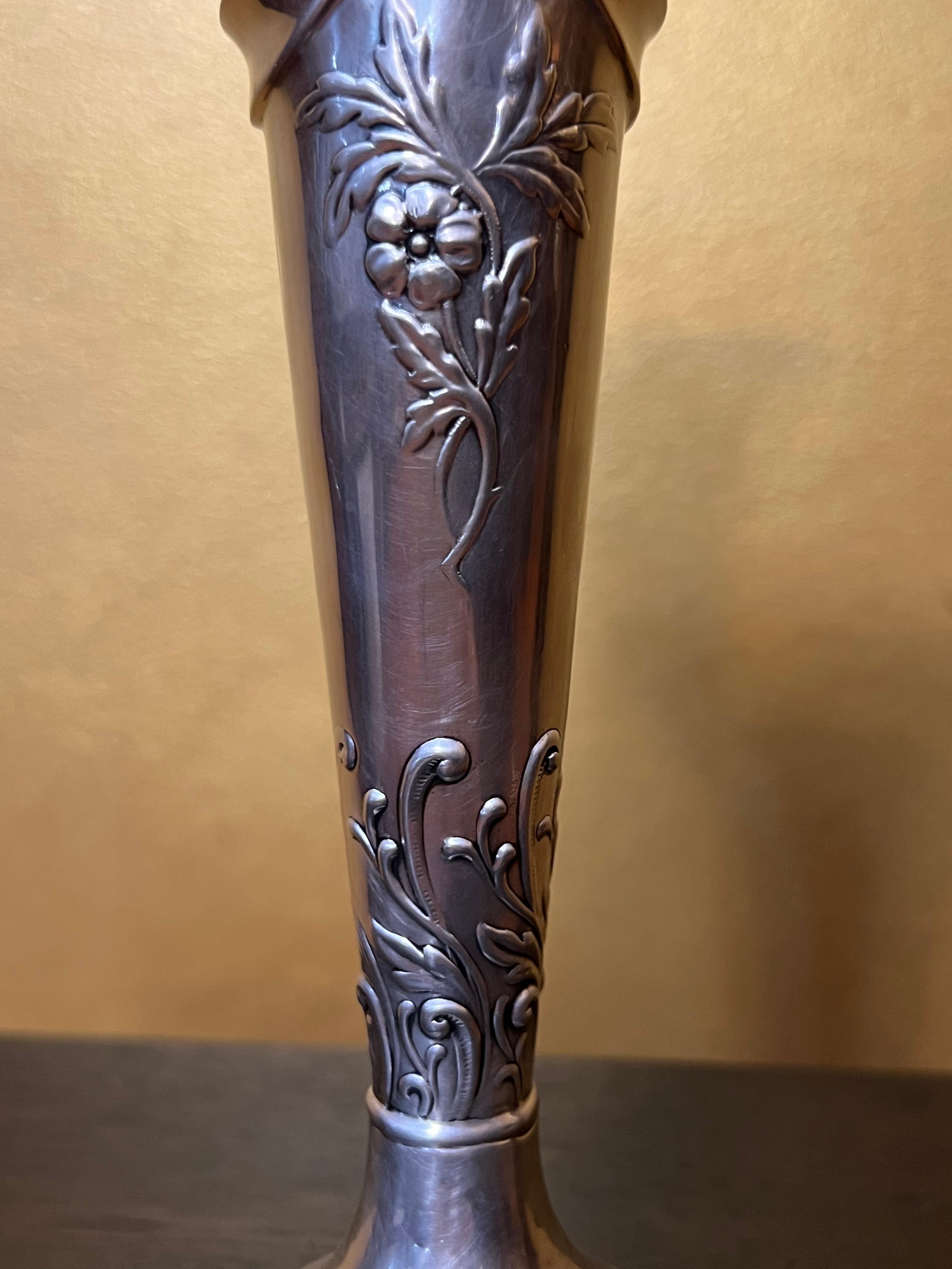 Antique Hardy Bros Brisbane & Birmingham 1901 Sterling Silver Trumpet Vase For Sale 4