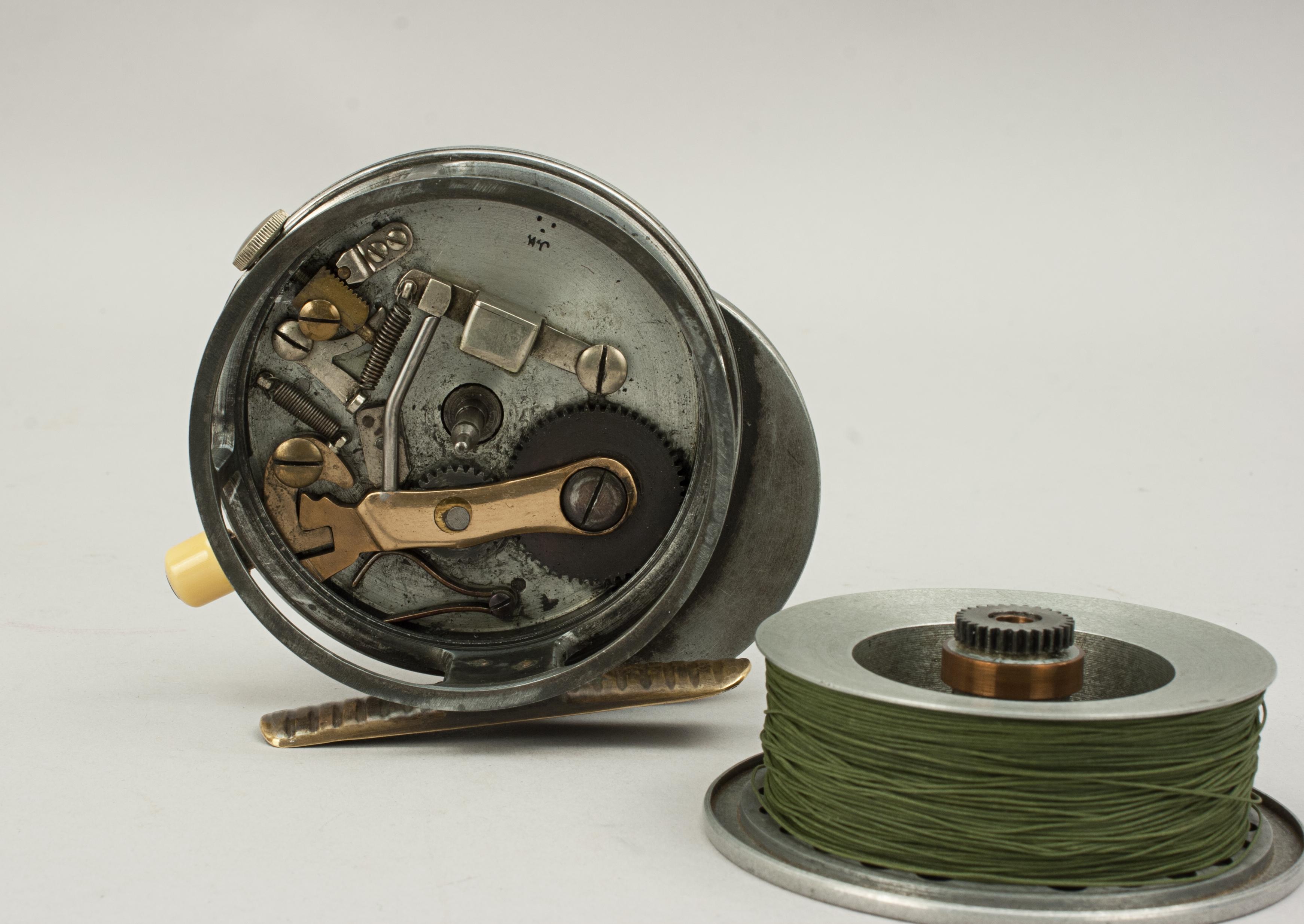 Antique Hardy Silex Multiplyer, Trout Fly Fishing Reel In Good Condition For Sale In Oxfordshire, GB
