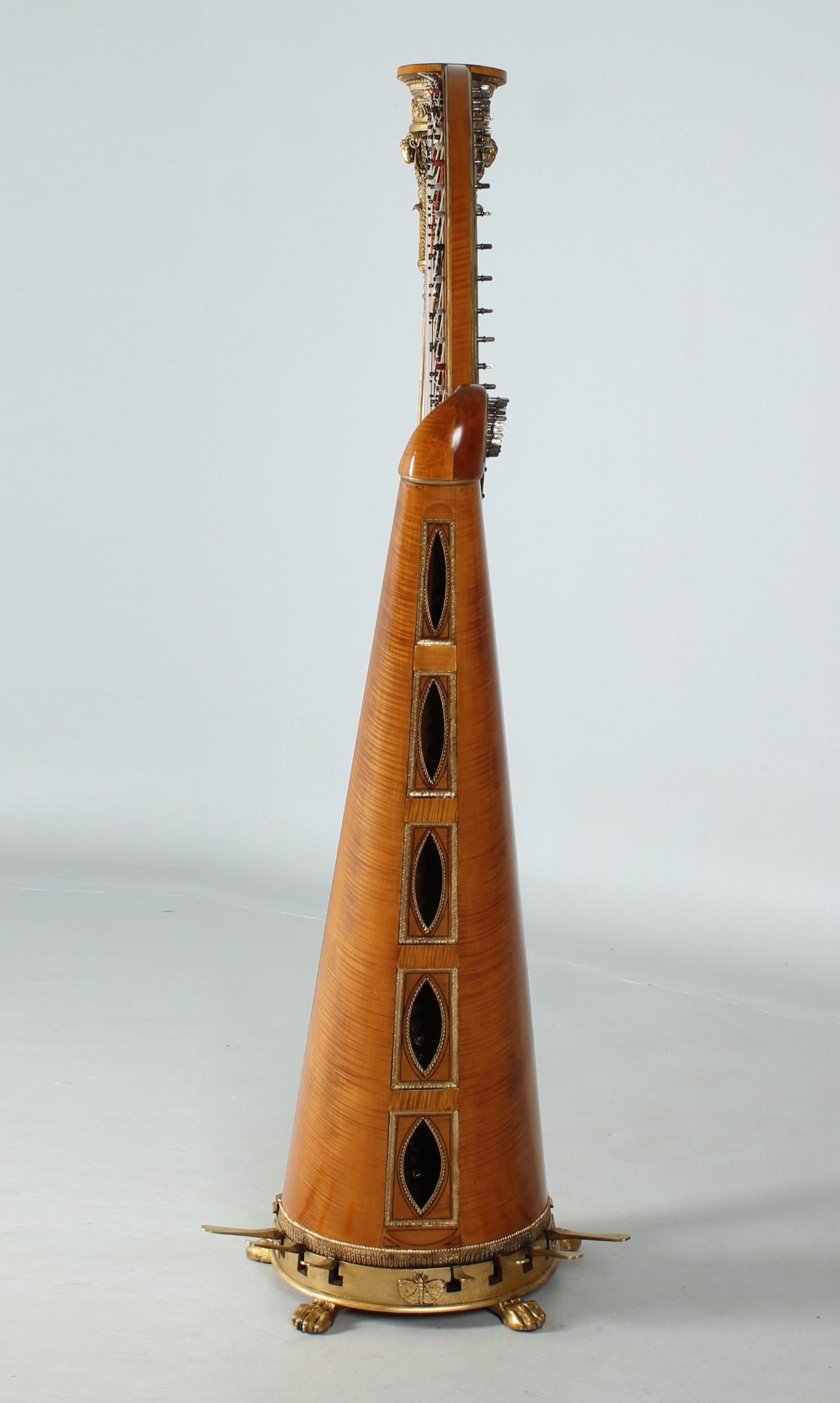 Stucco Antique Harpe, Brimmeyr à Paris, Year Of Manufacture: 1826