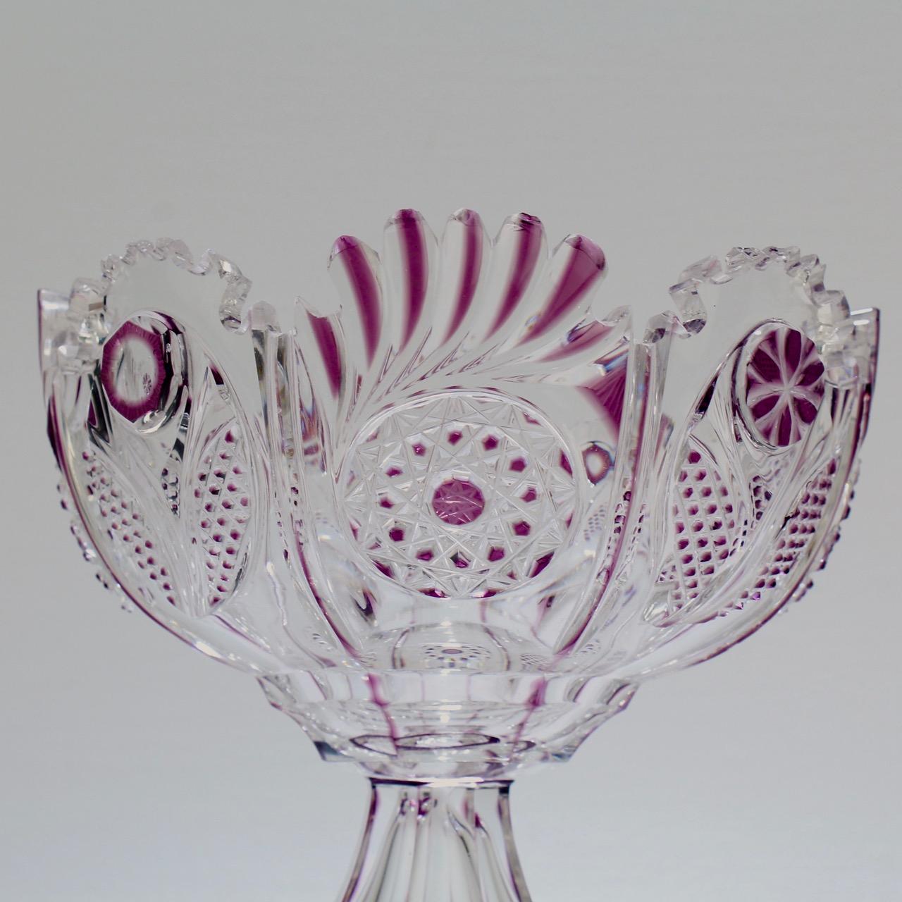XIXe siècle Compotier ou bol à pieds antique Harrach Bohemian violet taillé en verre transparent en vente