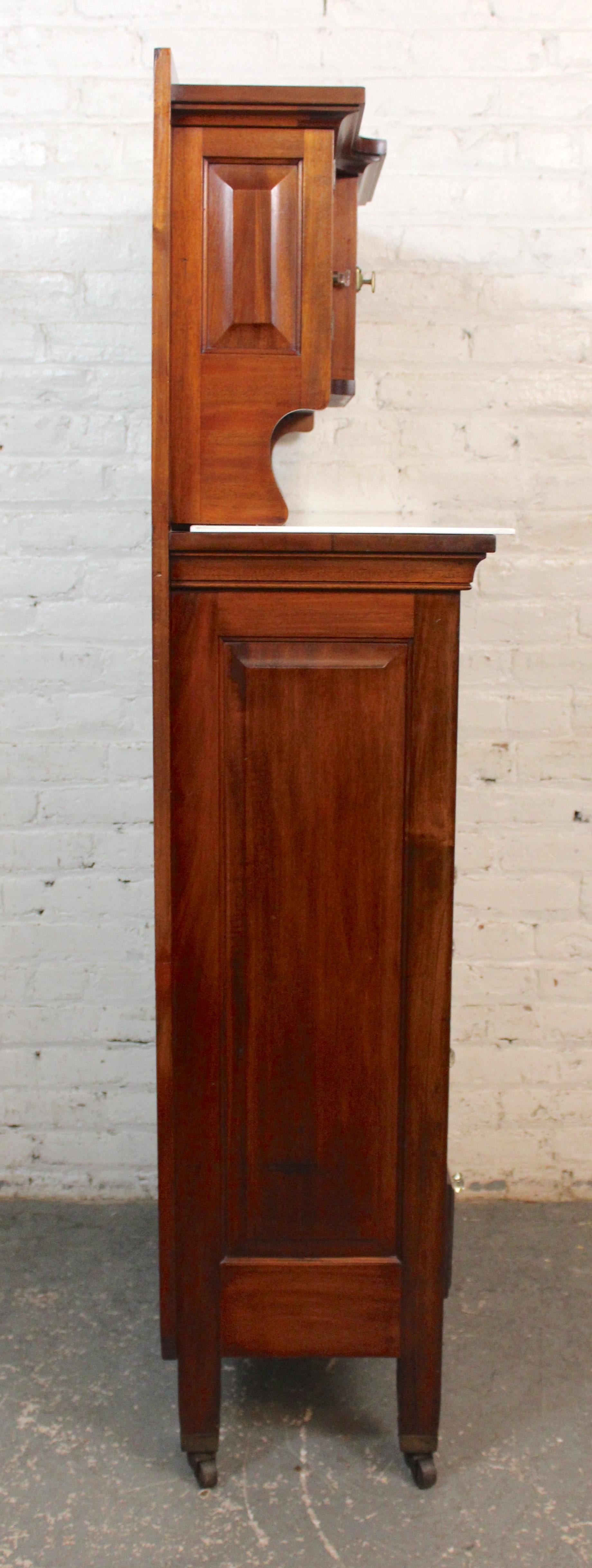 Antiker Harvard Company Zahnarztwagenschrank im Zustand „Gut“ im Angebot in Brooklyn, NY