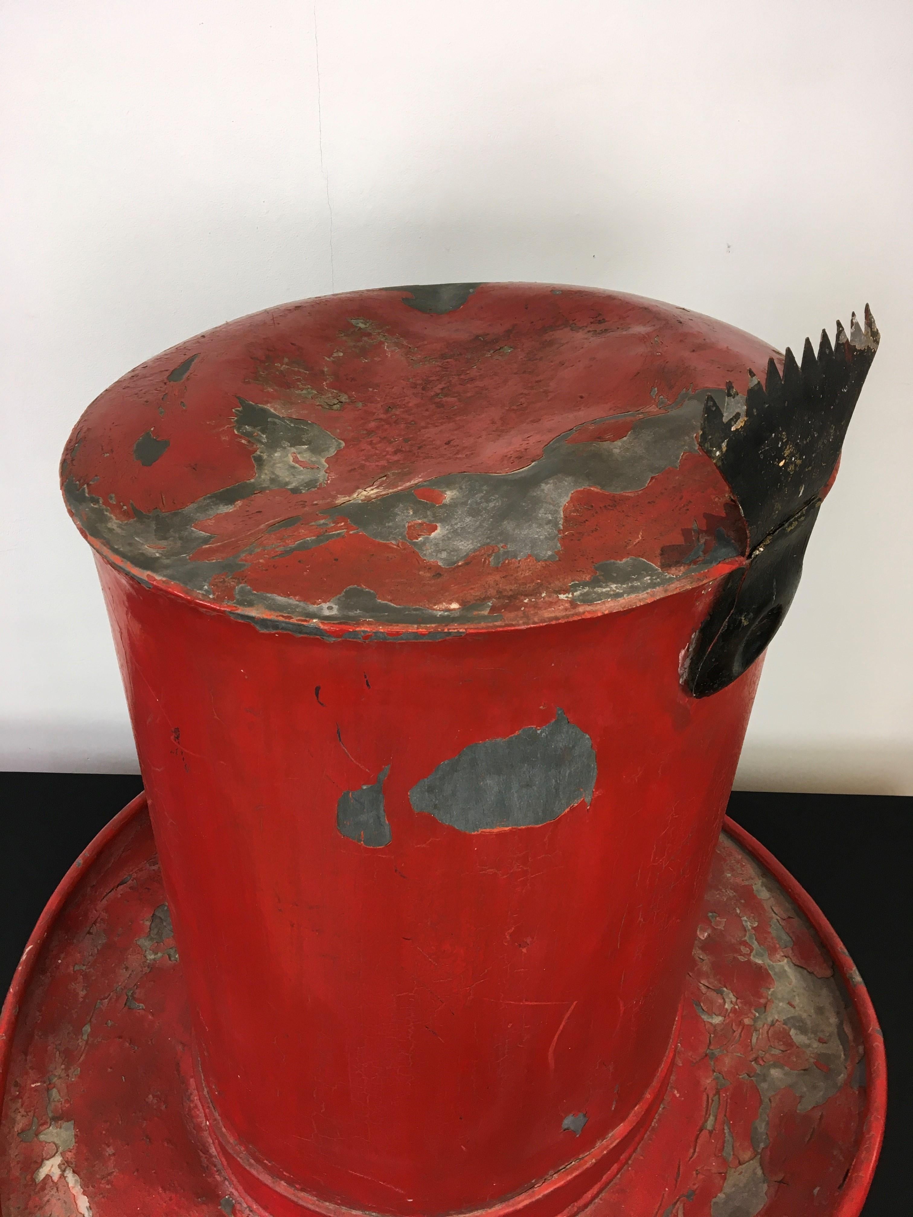 Antique Zinc Red Hat Maker Trade Sign, France, Early 20th Century  For Sale 2