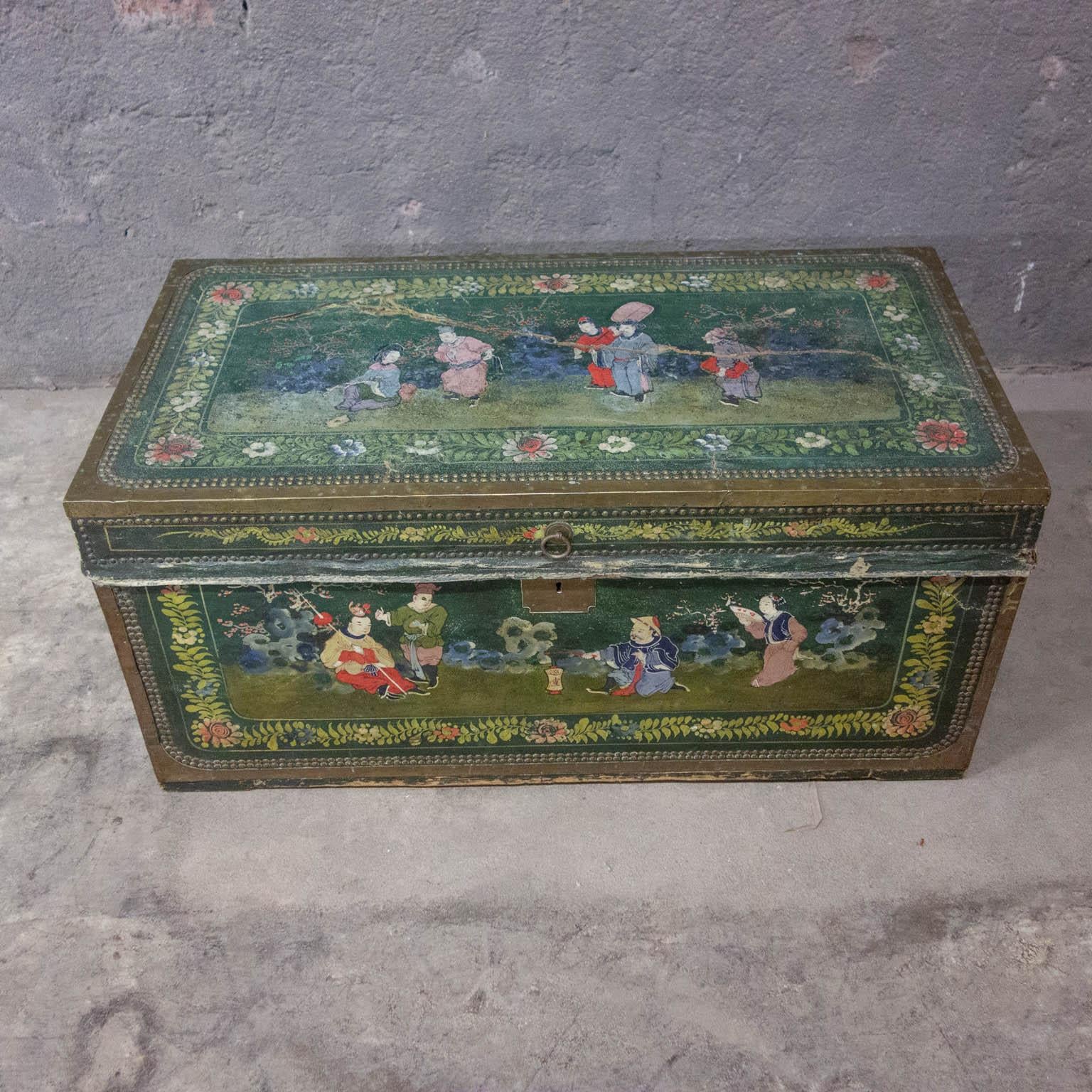 Chinese Export Antique Hau Shing’s Camp Chest, Honam, China, circa 1850 For Sale