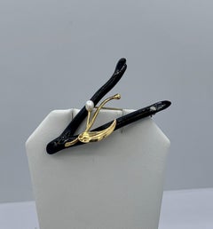Antica spilla hawaiana con ramo di corallo nero e perle d'oro 14K Mid Century Antiques
