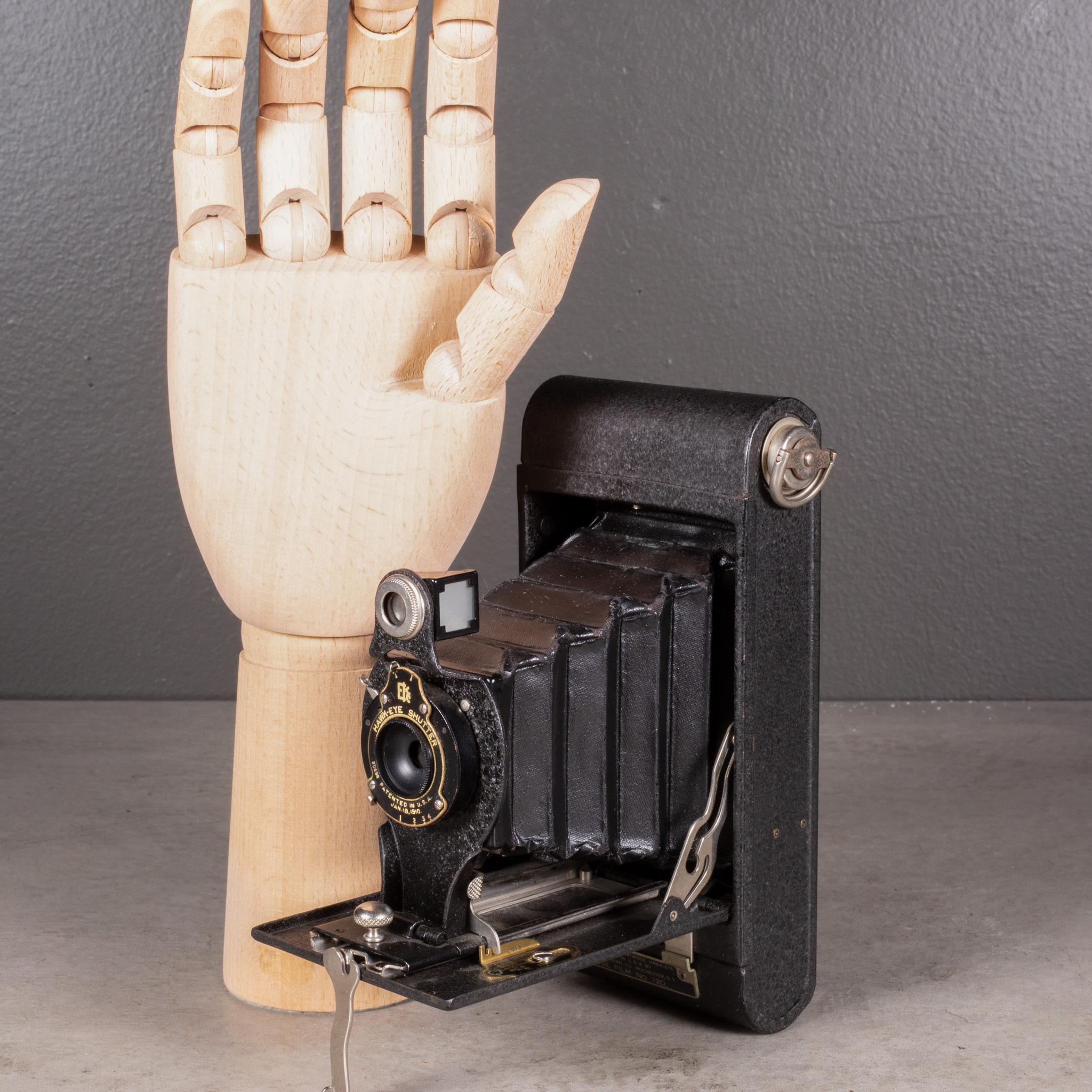 ABOUT

A Hawk-Eye Shutter Model 2A folding camera with a leather wrapped body and chrome and brass accents.

Shown with life size hand.

    CREATOR Eastman Kodak Co.
    DATE OF MANUFACTURE c.1910.
    MATERIALS AND TECHNIQUES Metal, Leather,