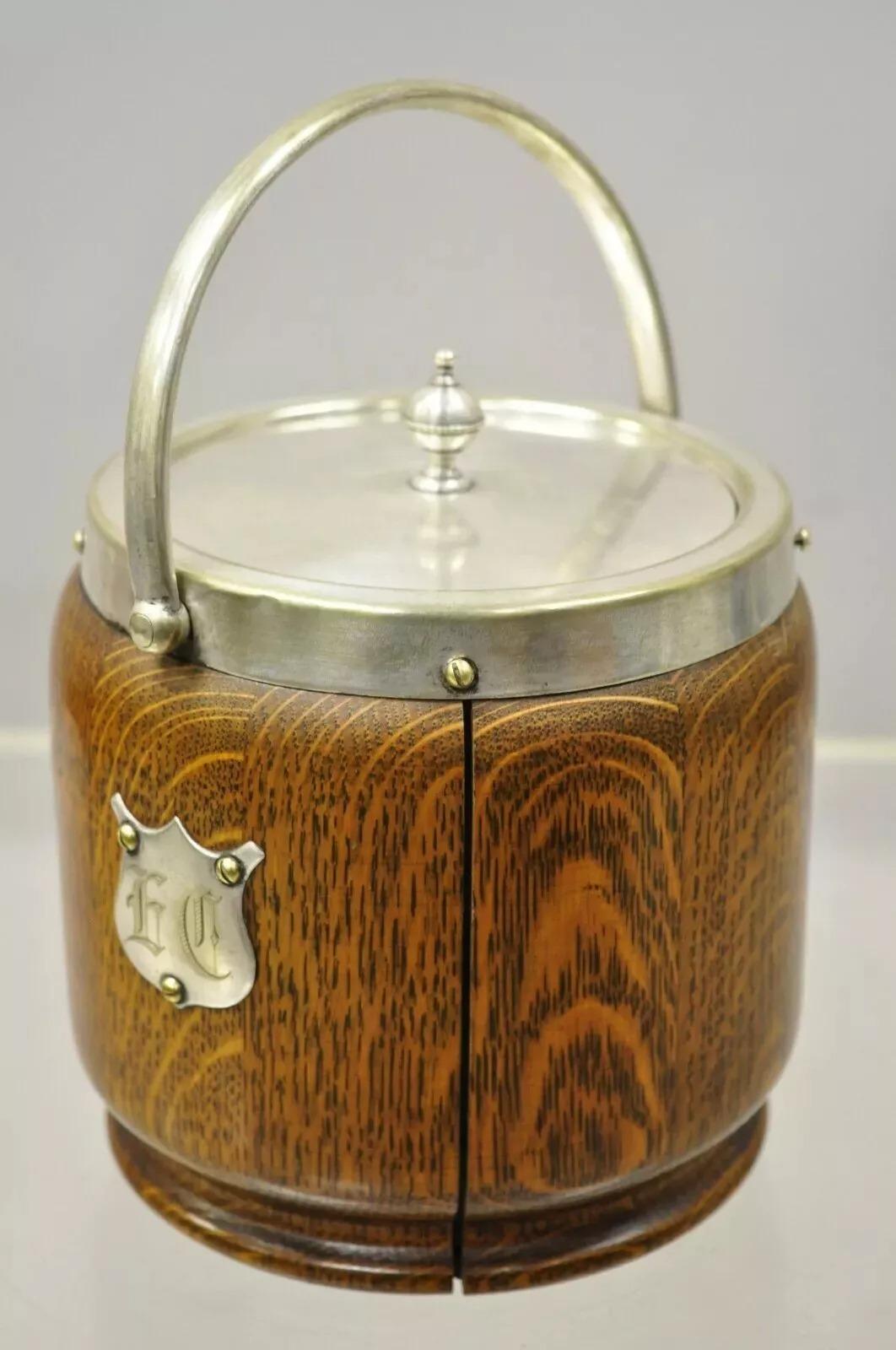 Sconosciuto Antico H. A. C. & C. inglese con piatto d'argento e barilotto di biscotto in Oak con coperchio e coperchio in vendita