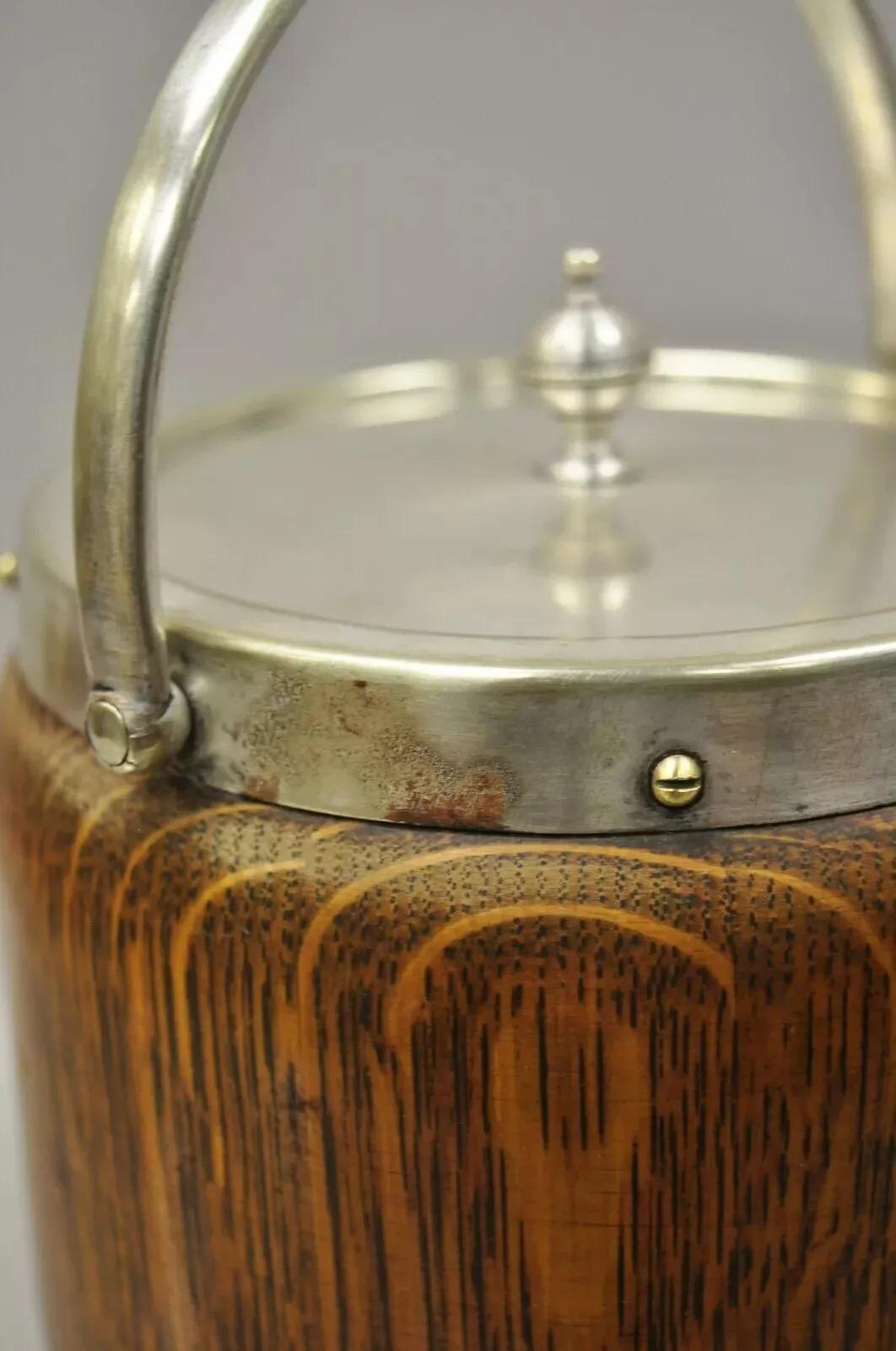 XX secolo Antico H. A. C. & C. inglese con piatto d'argento e barilotto di biscotto in Oak con coperchio e coperchio in vendita