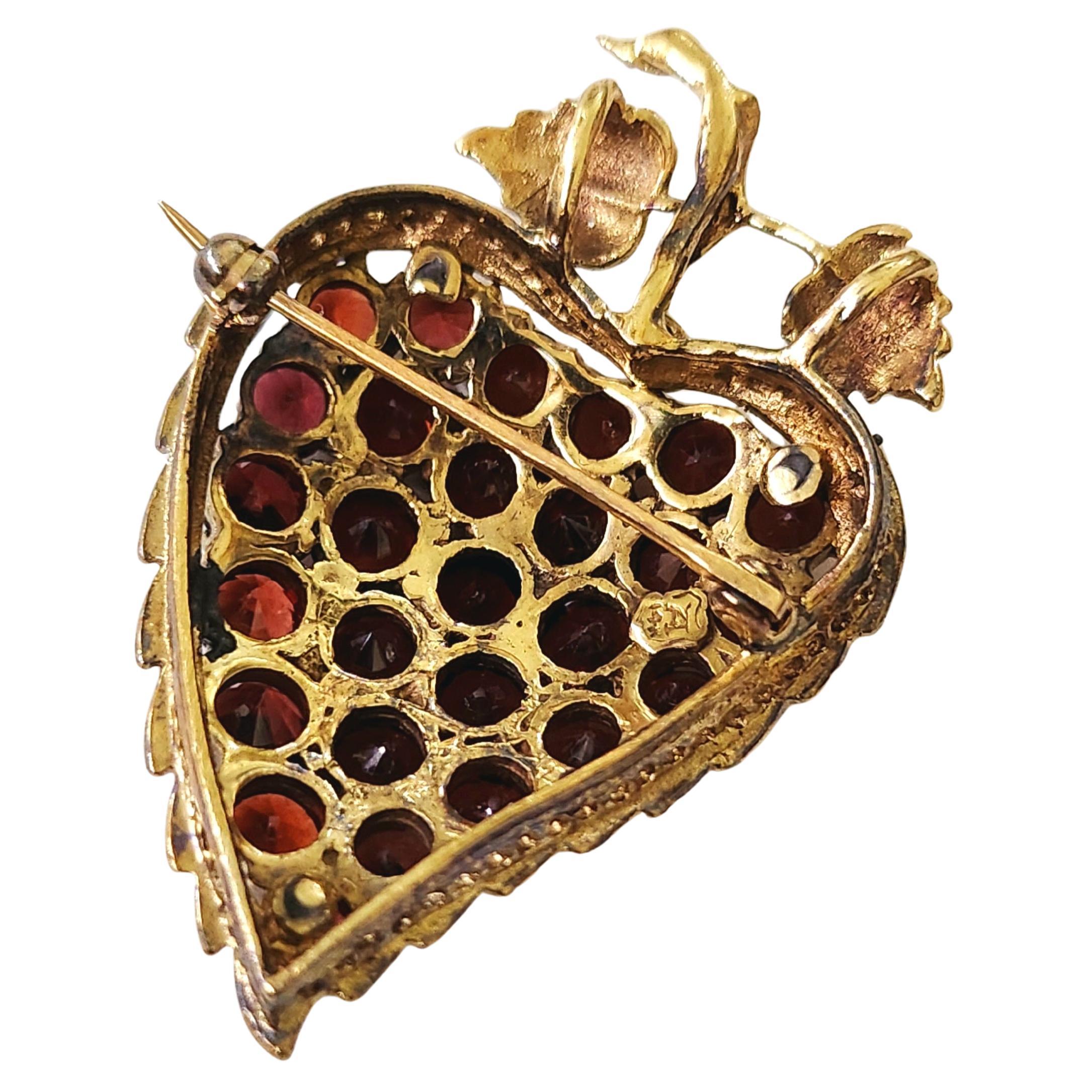 Donna Ciondolo d'oro con cuore antico in granato di Boemia in vendita