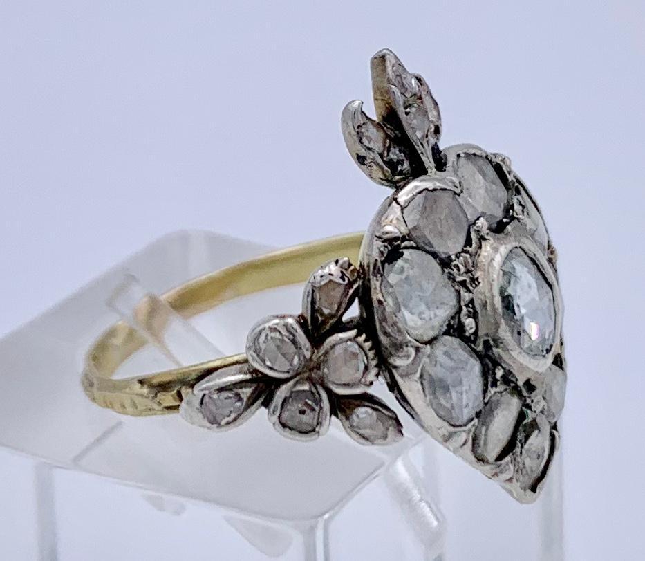 Bague en or 14 carats et argent avec diamants et token en forme de cœur en forme de flamme, datant du XVIIIe siècle Pour femmes en vente