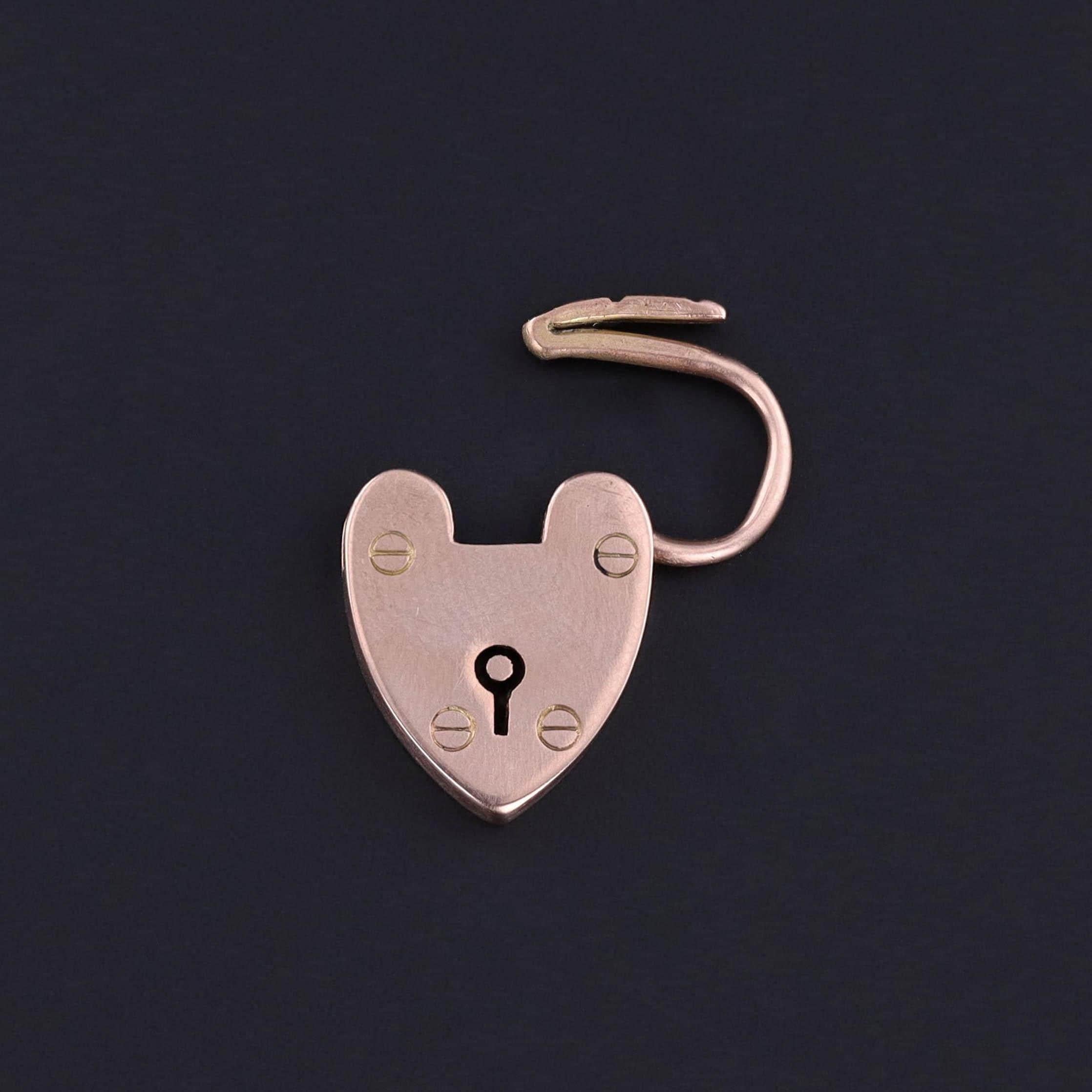 Edoardiano Ciondolo o chiusura antica a forma di cuore in oro 9 ct. in vendita