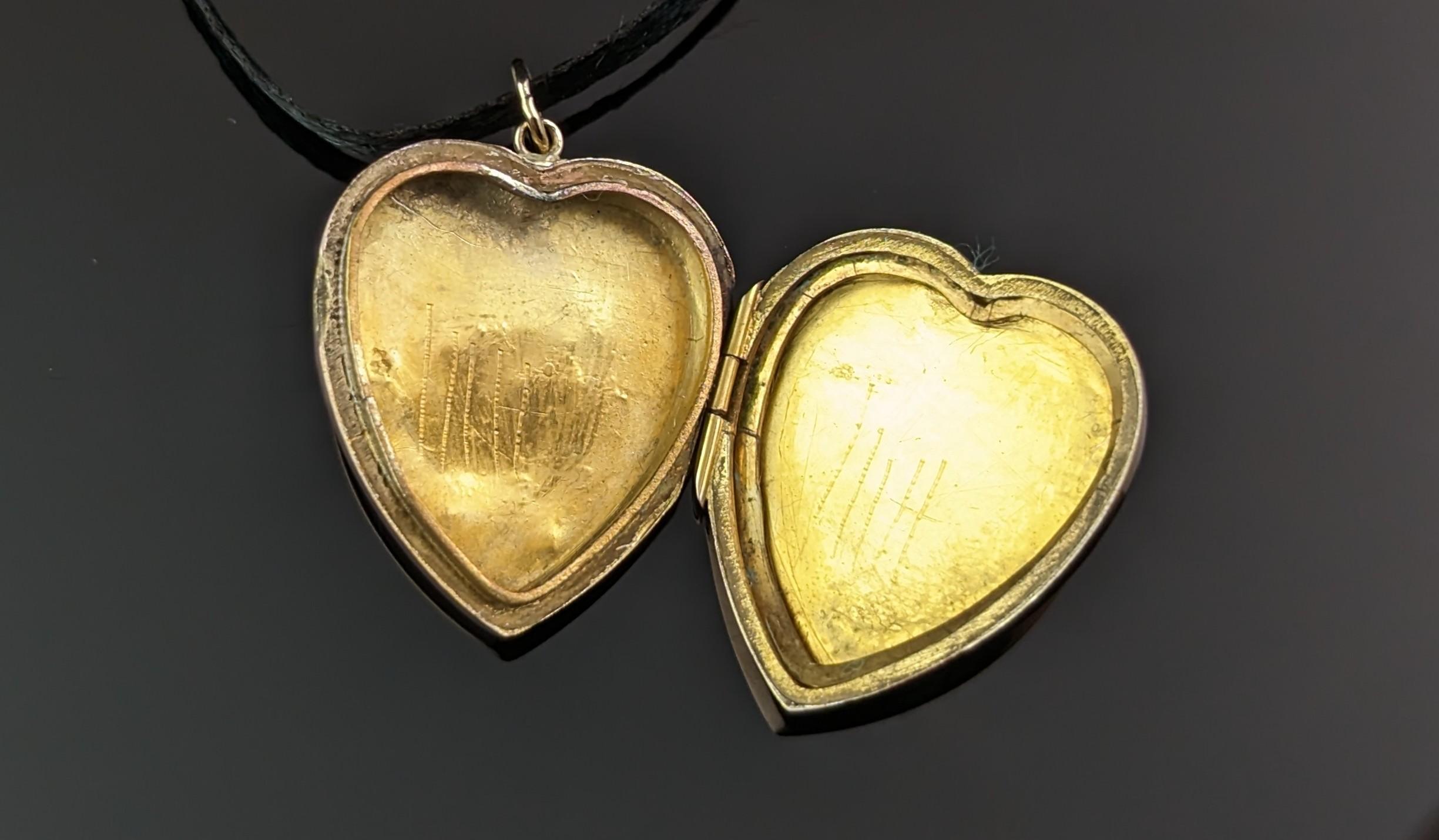 Antique Heart Locket, 9k Gold Front and Back, Edwardian 3