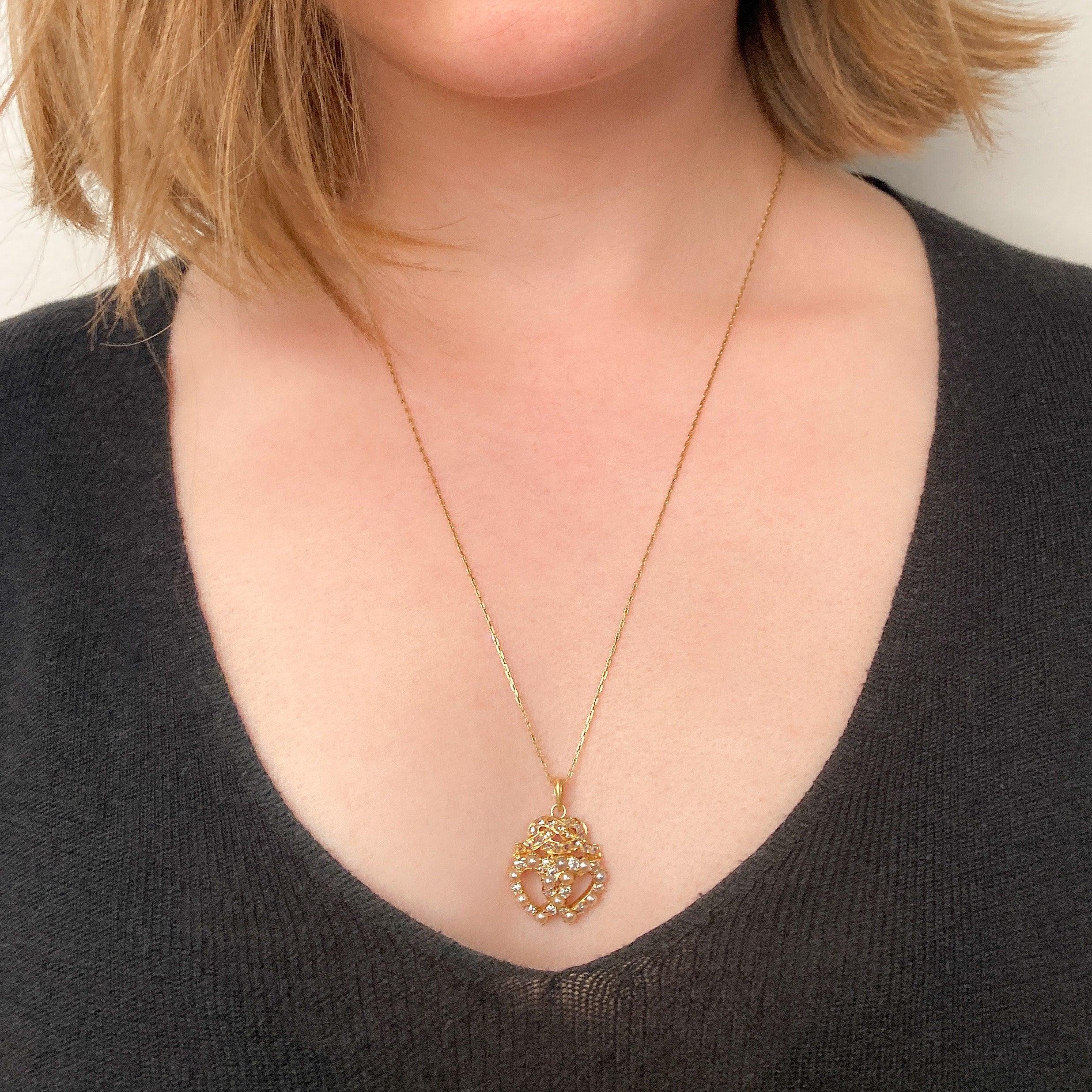 Taglio antico europeo Collana antica a forma di cuore in oro 18k in vendita