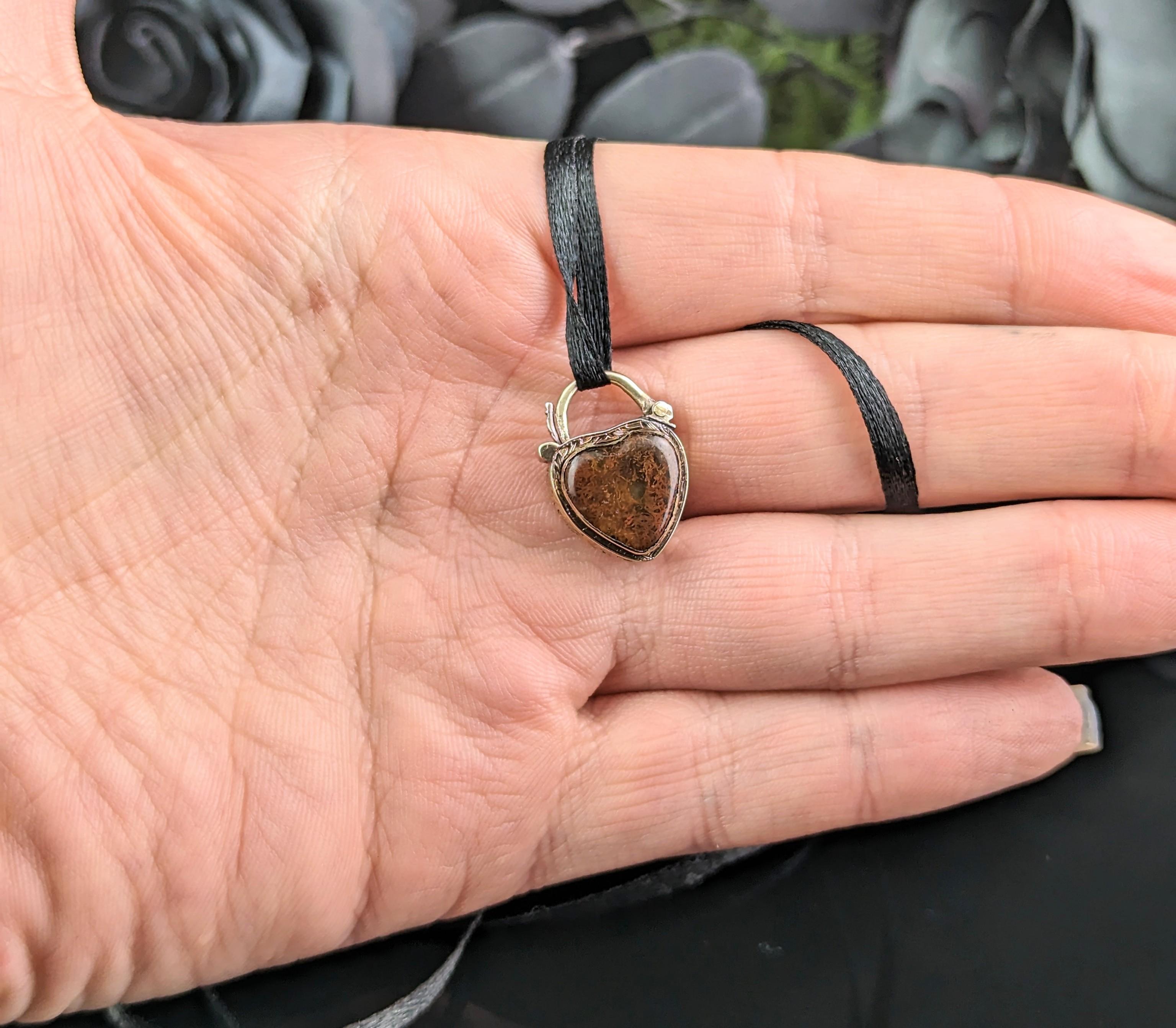 Antique Heart Padlock Locket Pendant, Agate, 9k Gold, Mourning 3