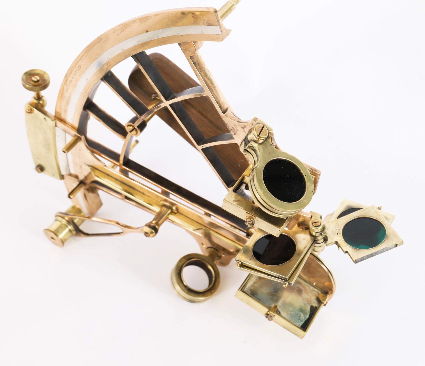 Sextant vernier ancien en laiton laqué Heath & Co 19ème siècle en vente 1