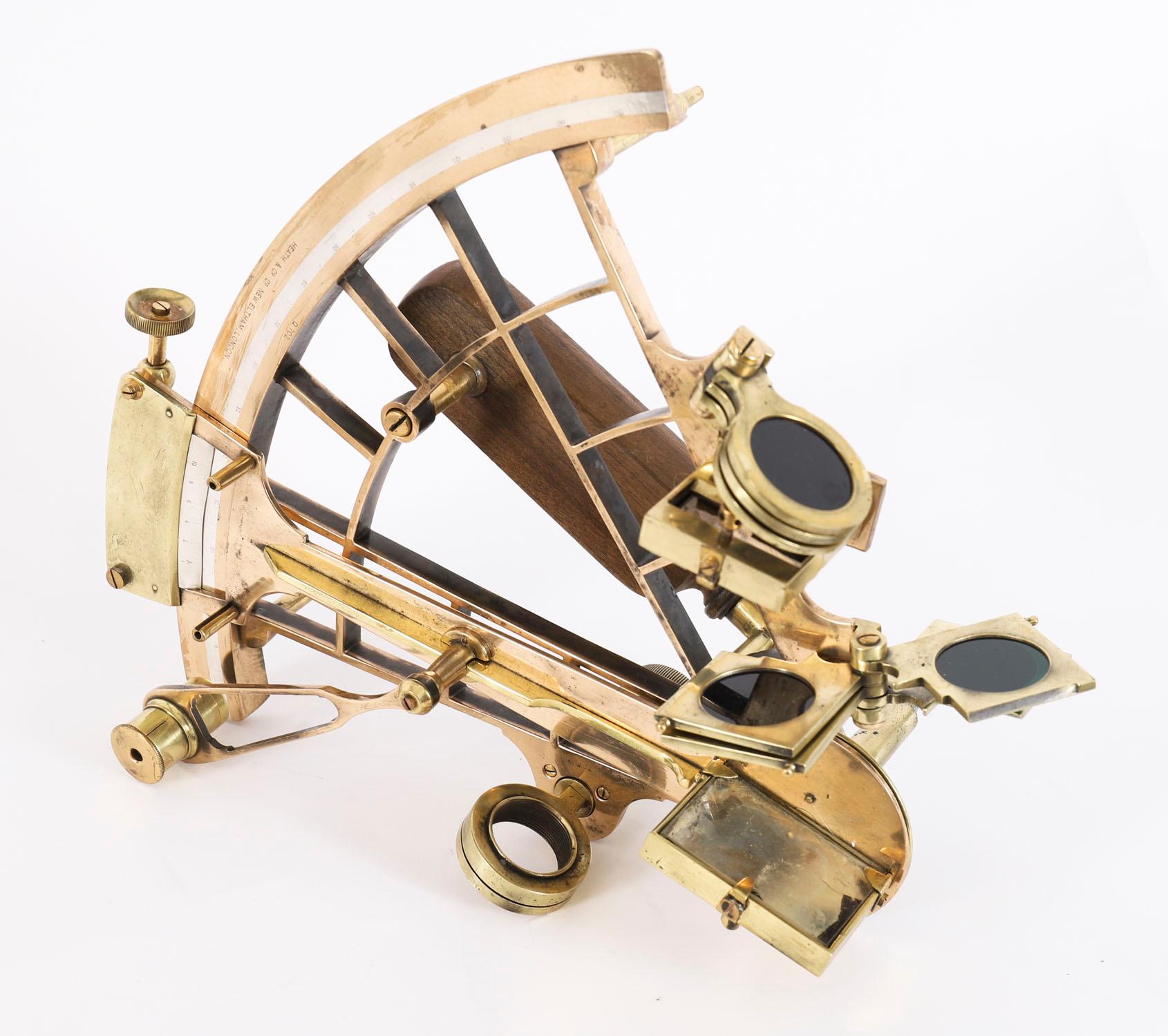 Sextant vernier ancien en laiton laqué Heath & Co 19ème siècle en vente 2