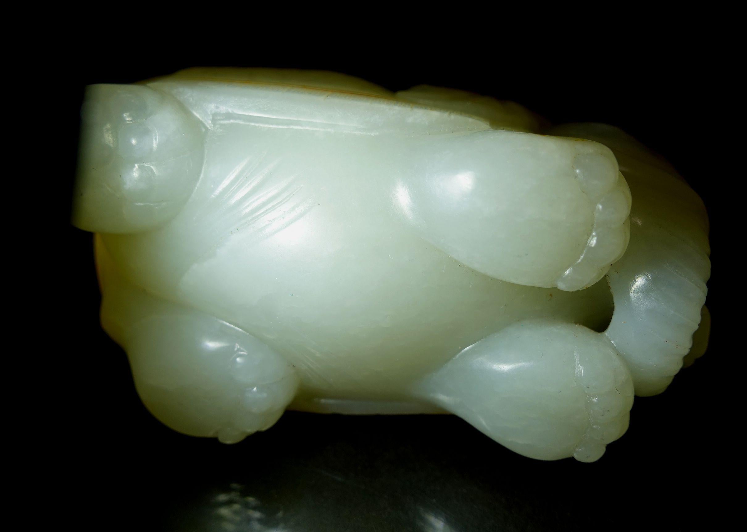Ancien jade blanc éléphant sculpté en cervidé chinois, 388 grammes  19e C. en vente 4