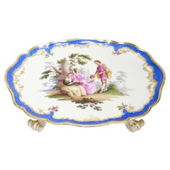 Ancienne Tazza ou Compote à pied en porcelaine peinte et dorée Helena Wolfsohn Porcelain Dresden