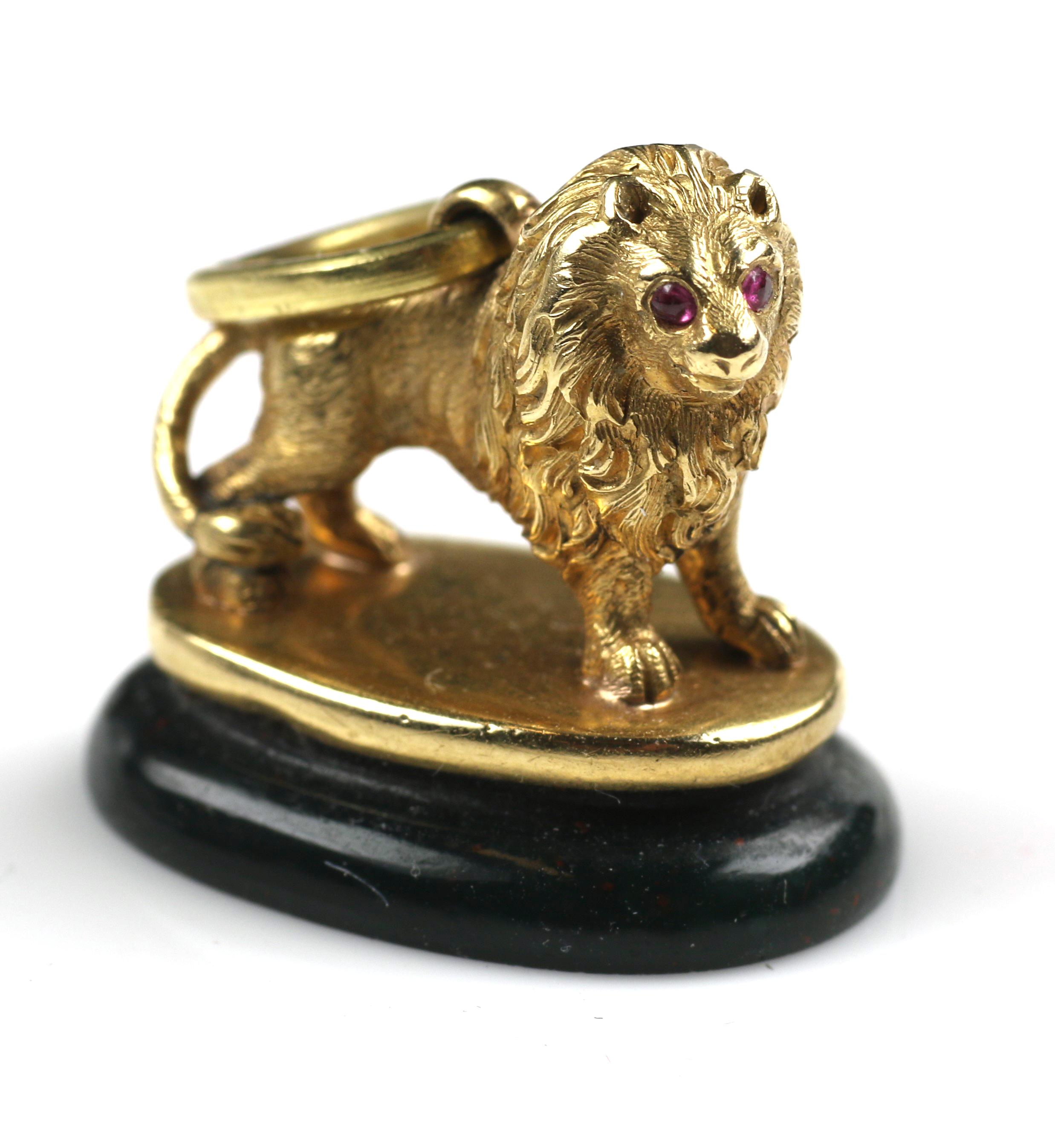 Antique Heliotrope Seal Fob Pendant with 18K Gold Lion For Sale 2
