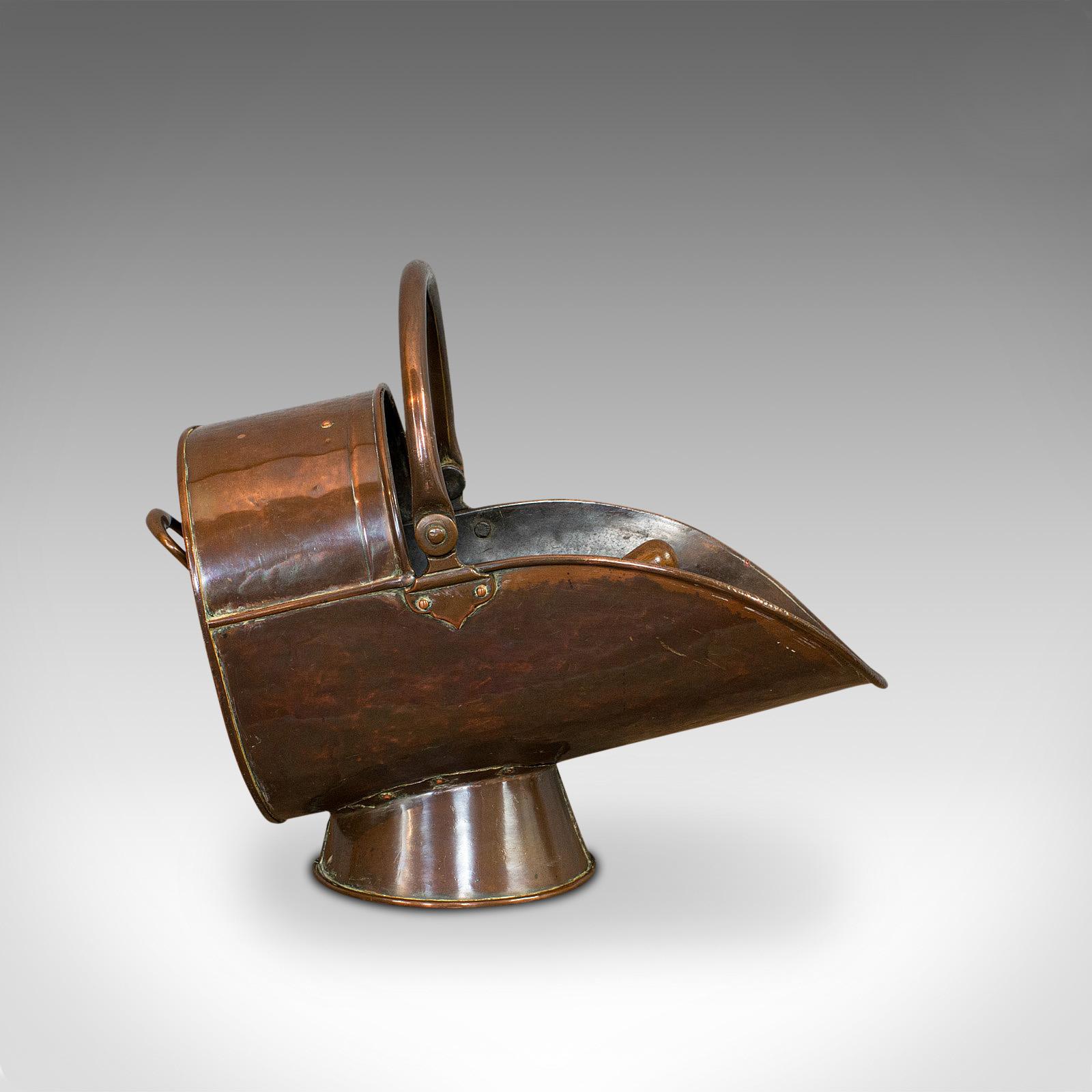 Antique Helmet Coal Scuttle, English, Copper, Fireside Bucket, Victorian, 1870 In Good Condition In Hele, Devon, GB