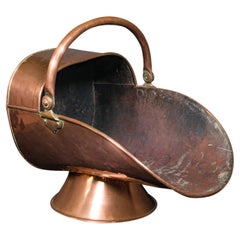 Seau à feu antique à casque, bouilloire à charbon en cuivre anglaise, boîte de cheminée victorienne