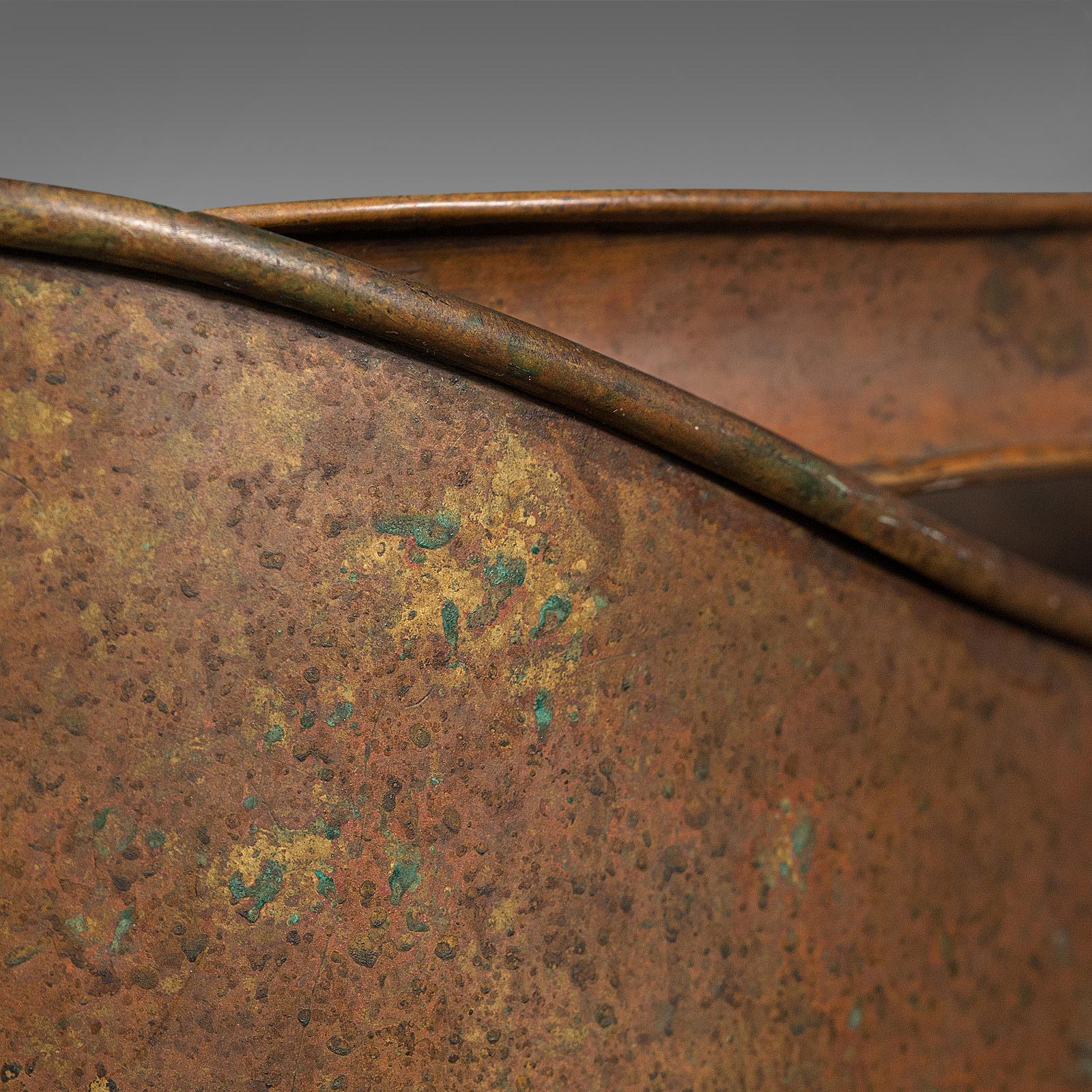 Bouteille à casque ancienne, anglaise, cuivre, panier à charbon, cheminée, victorienne, 1880 en vente 4