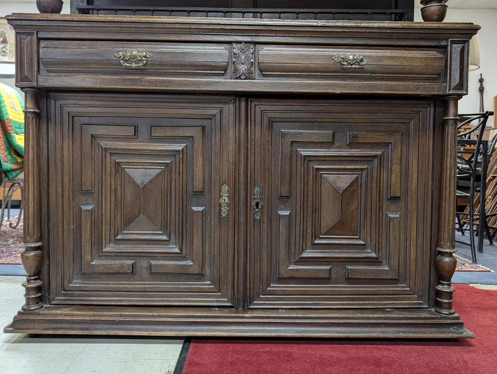 Europeo Antico buffet in Oak HENRY II intagliato, credenza, Stained Glass in vendita