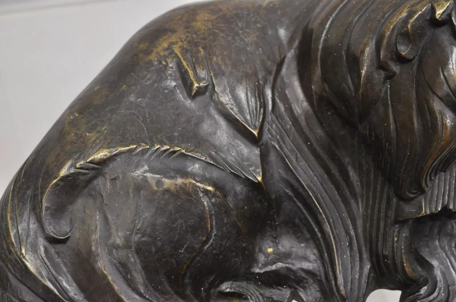 Ancienne sculpture figurative de chien d'exposition pékinois en bronze d'Henri Prozinski en vente 7