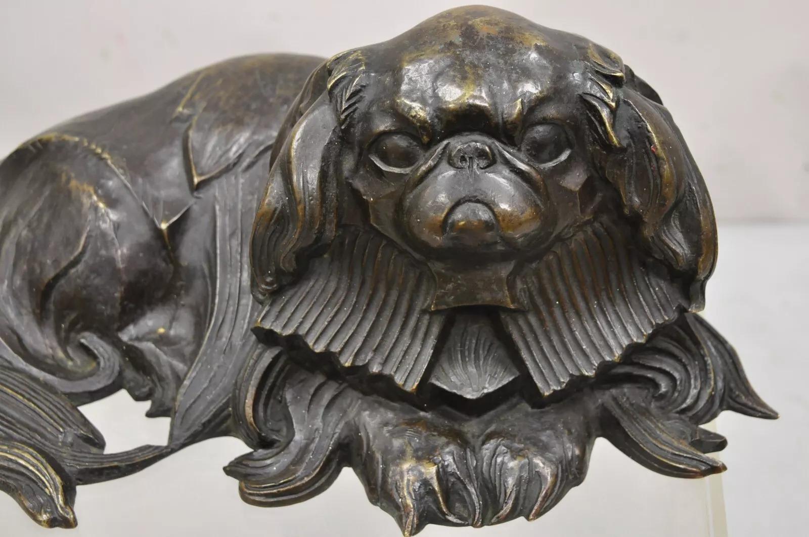 Art déco Ancienne sculpture figurative de chien d'exposition pékinois en bronze d'Henri Prozinski en vente