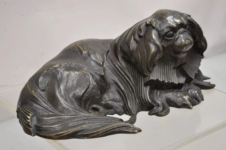 Statue Chien Pékinois Sur Socle Bois – Édition Limitée Art Dog – Résine/bronze