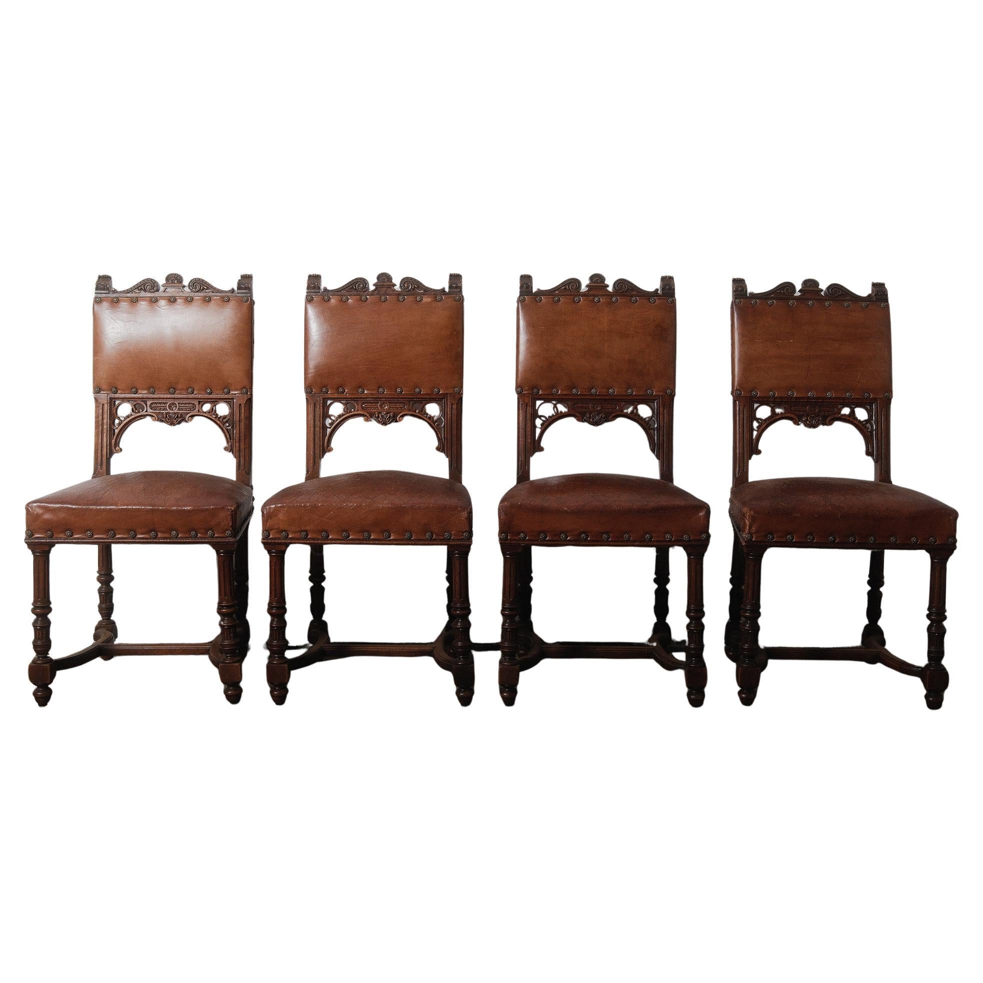 Chaises anciennes de style Renaissance Henry II en cuir marron et Woods en vente