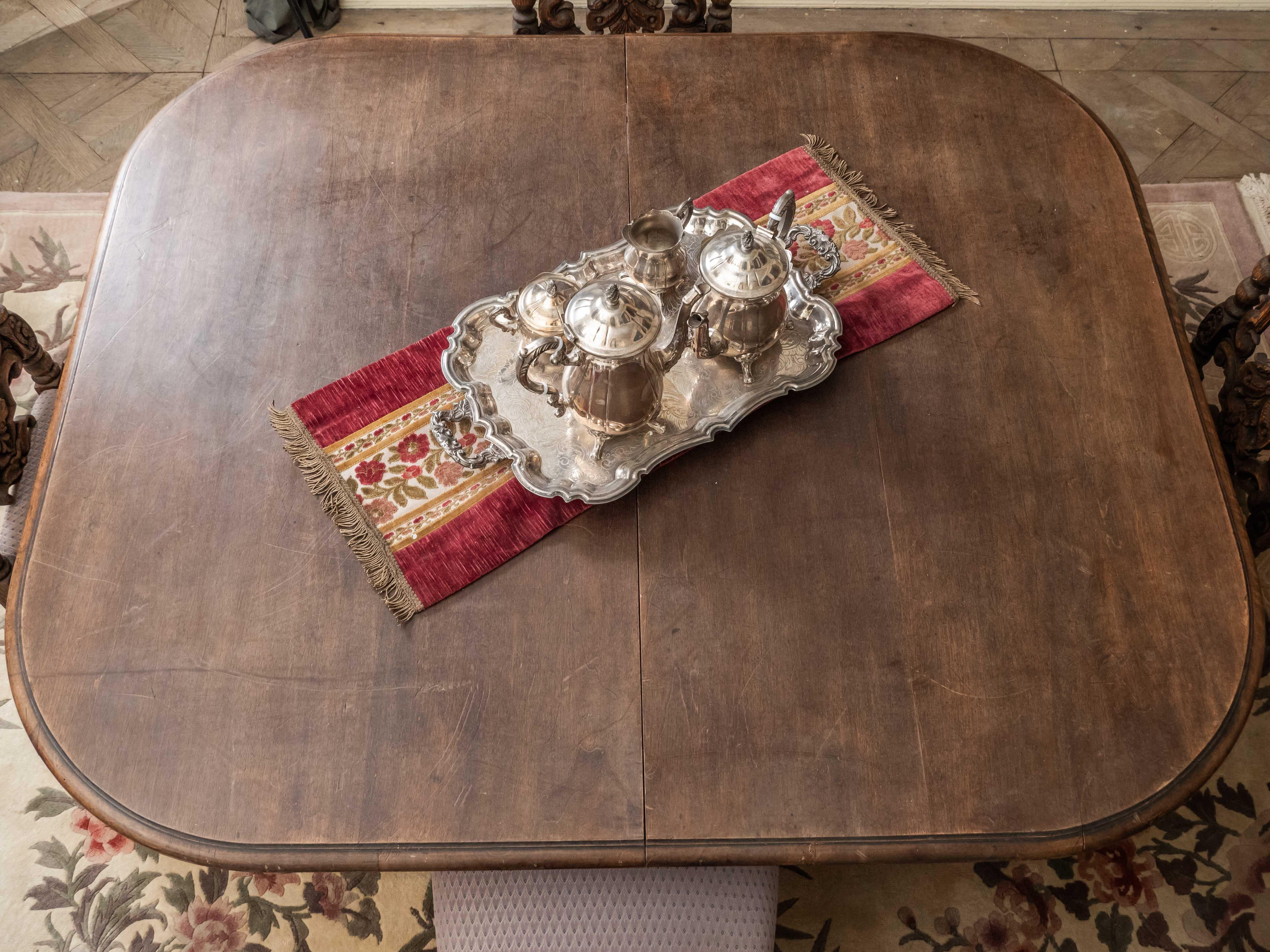 Renaissance Antique Henry II Walnut dining table For Sale