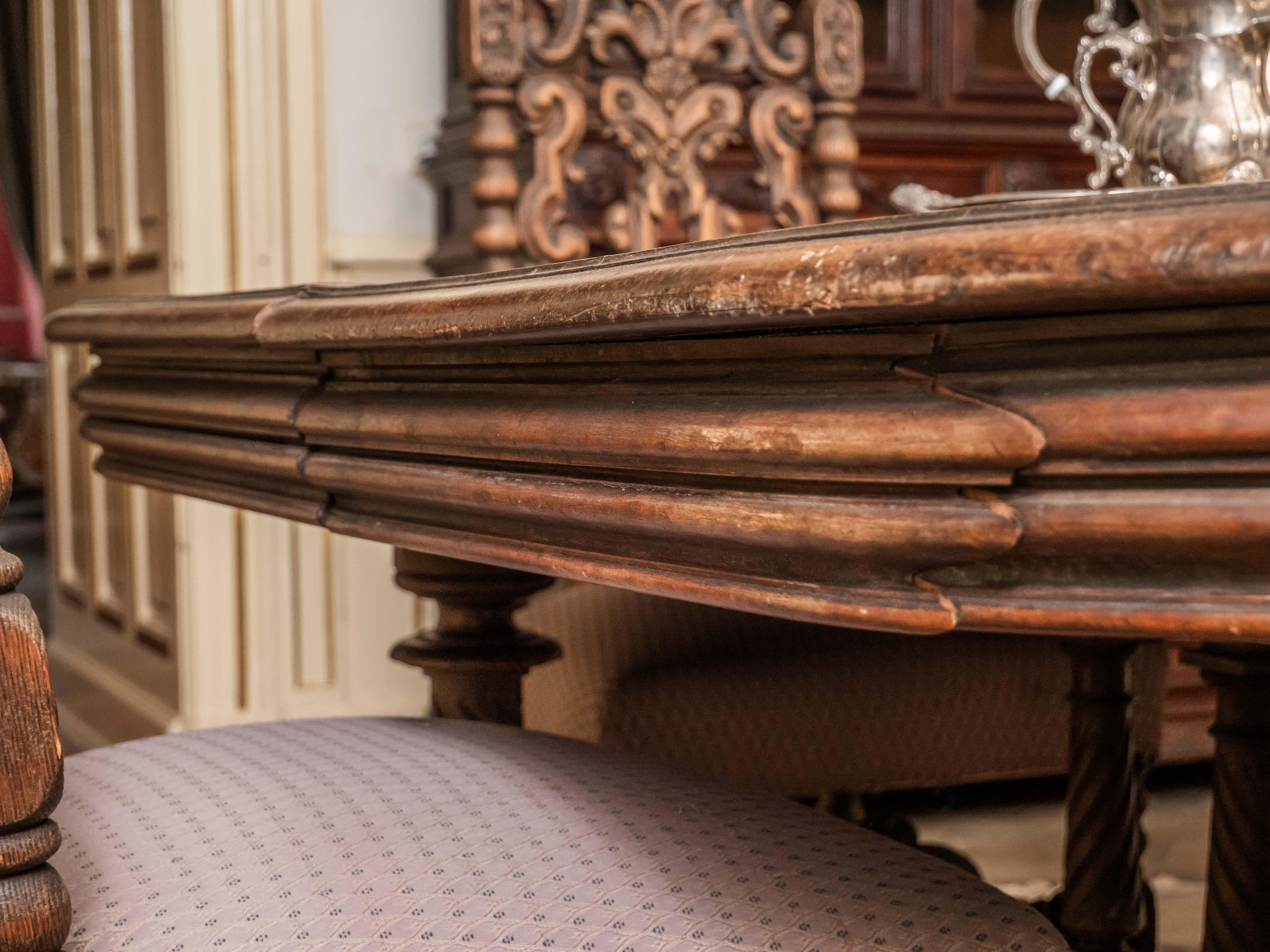 Antique Henry II Walnut dining table For Sale 1