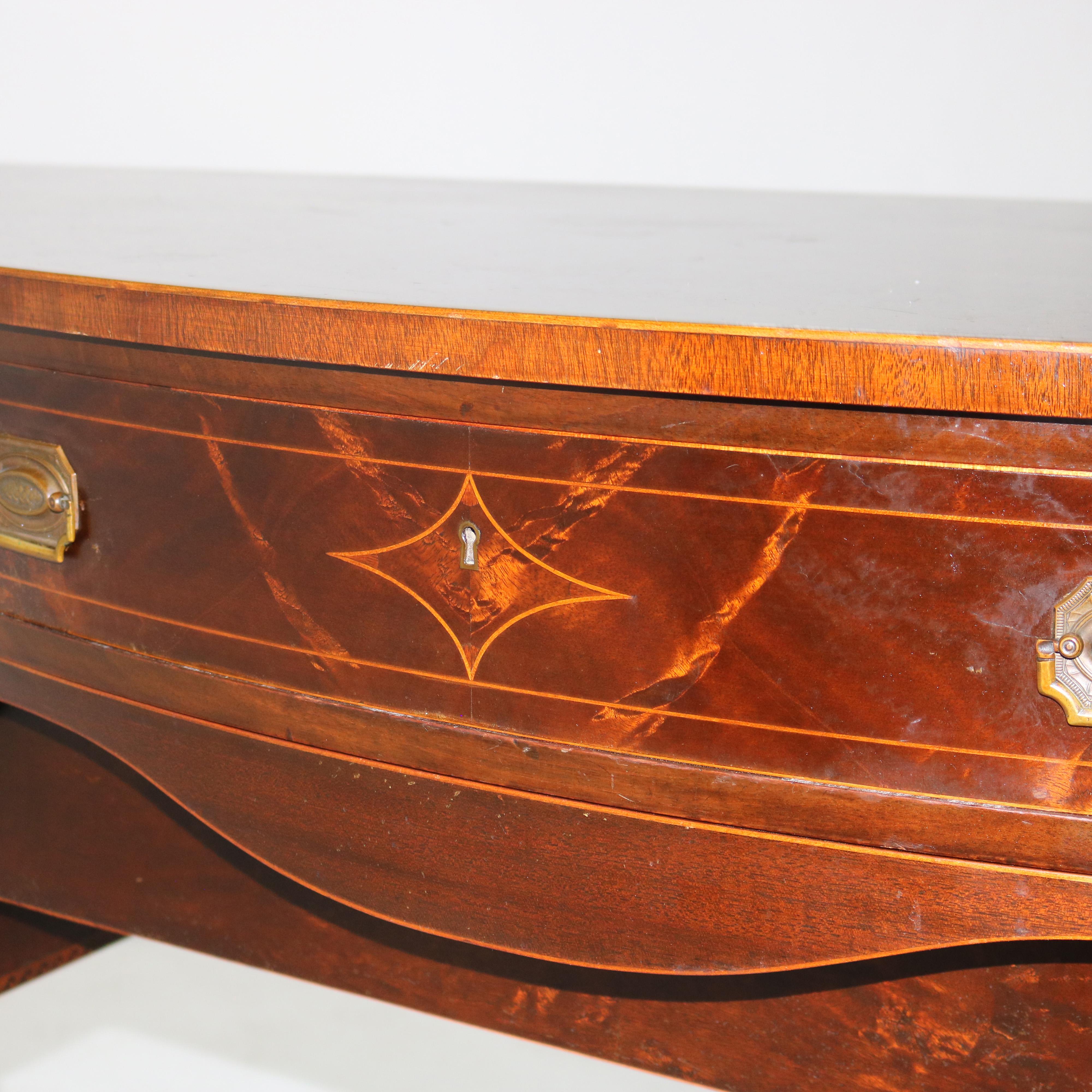 20ième siècle Antique buffet Hepplewhite Flame en acajou et citronnier marqueté et orné de bandes C1920 en vente