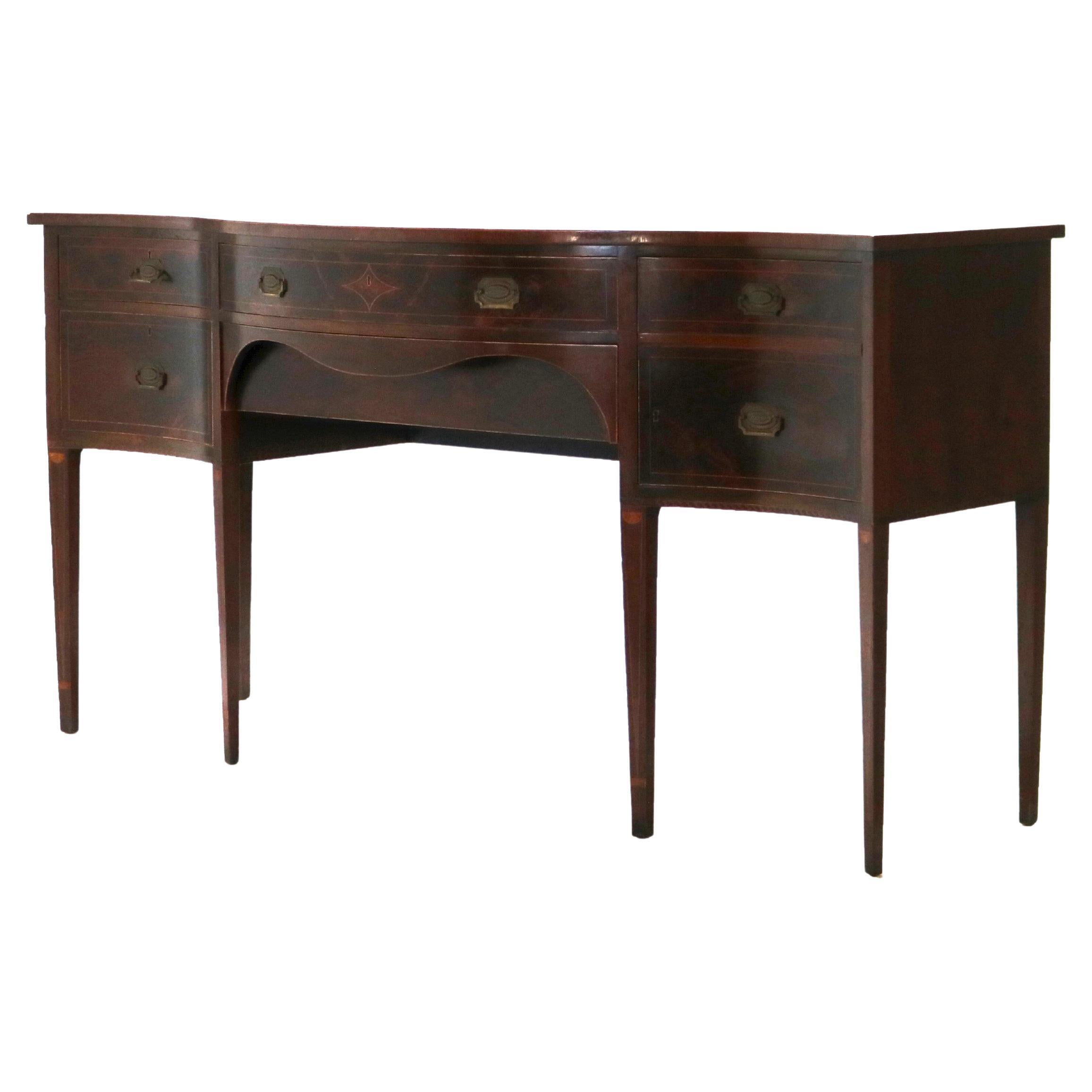 Antique buffet Hepplewhite Flame en acajou et citronnier marqueté et orné de bandes C1920 en vente