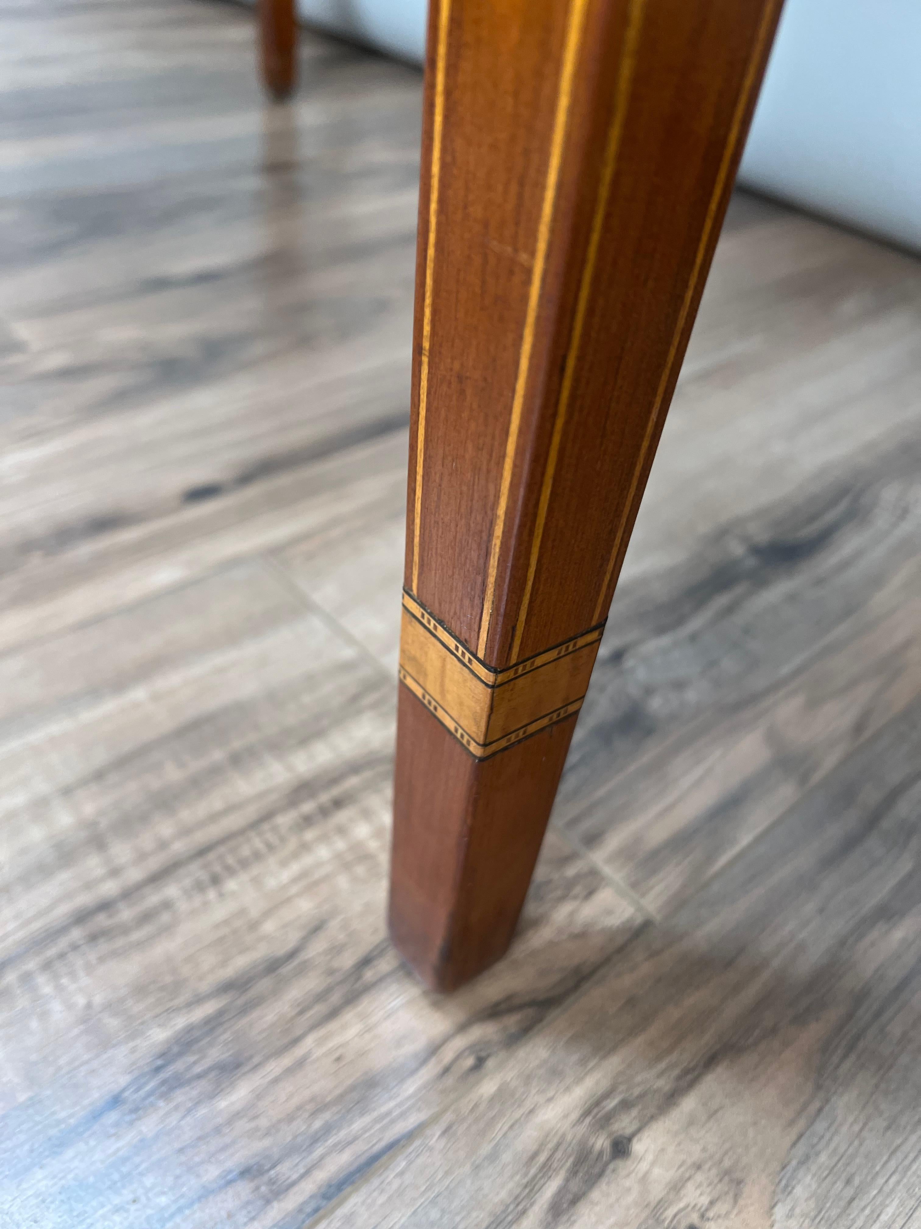 Antiquity Hepplewhite inlaid Maple Drop Leaf Table c. Début du 19e siècle en vente 2