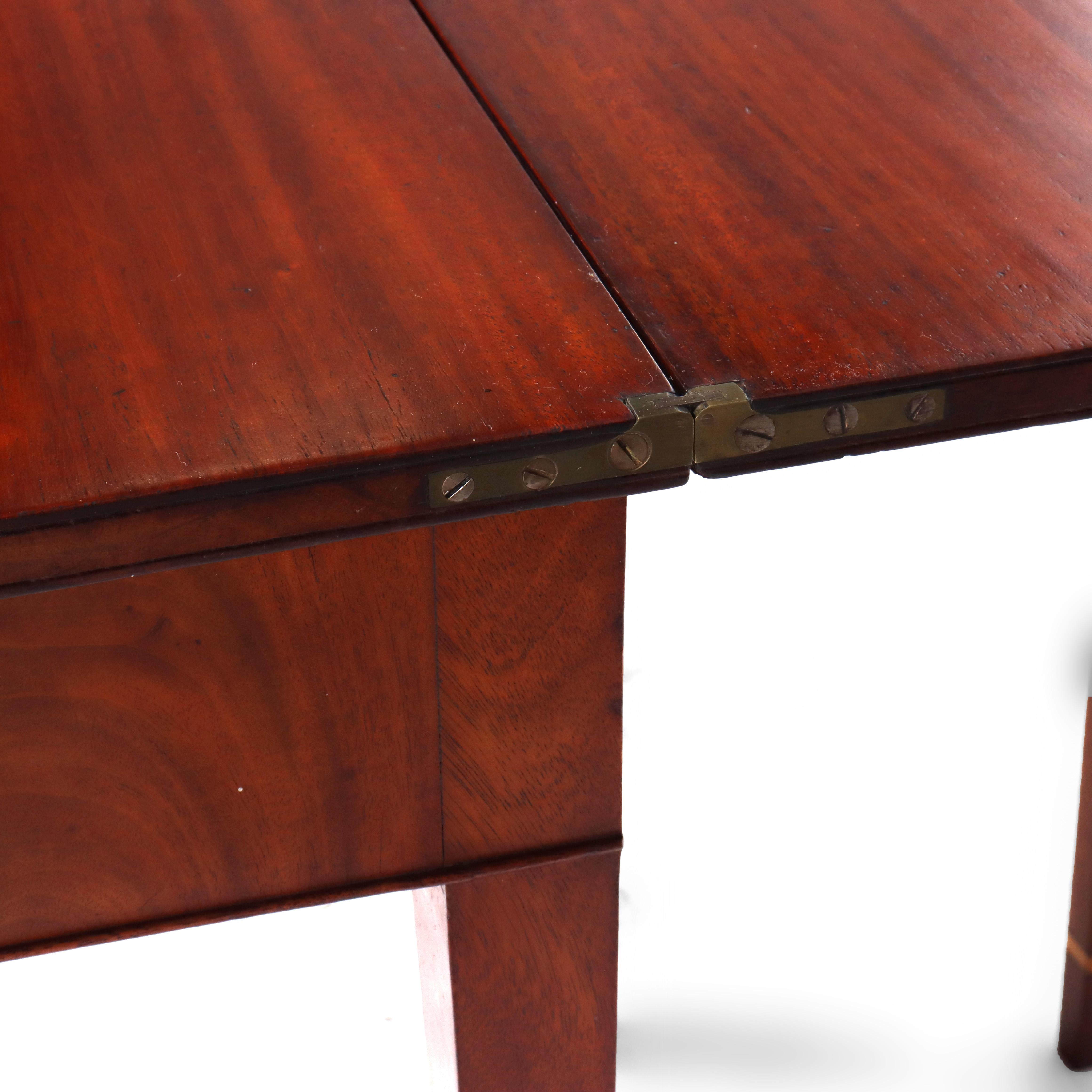 Antico tavolo da gioco in mogano Hepplewhite con intarsi di rondelle in legno di raso del 1820 ca. in vendita 4